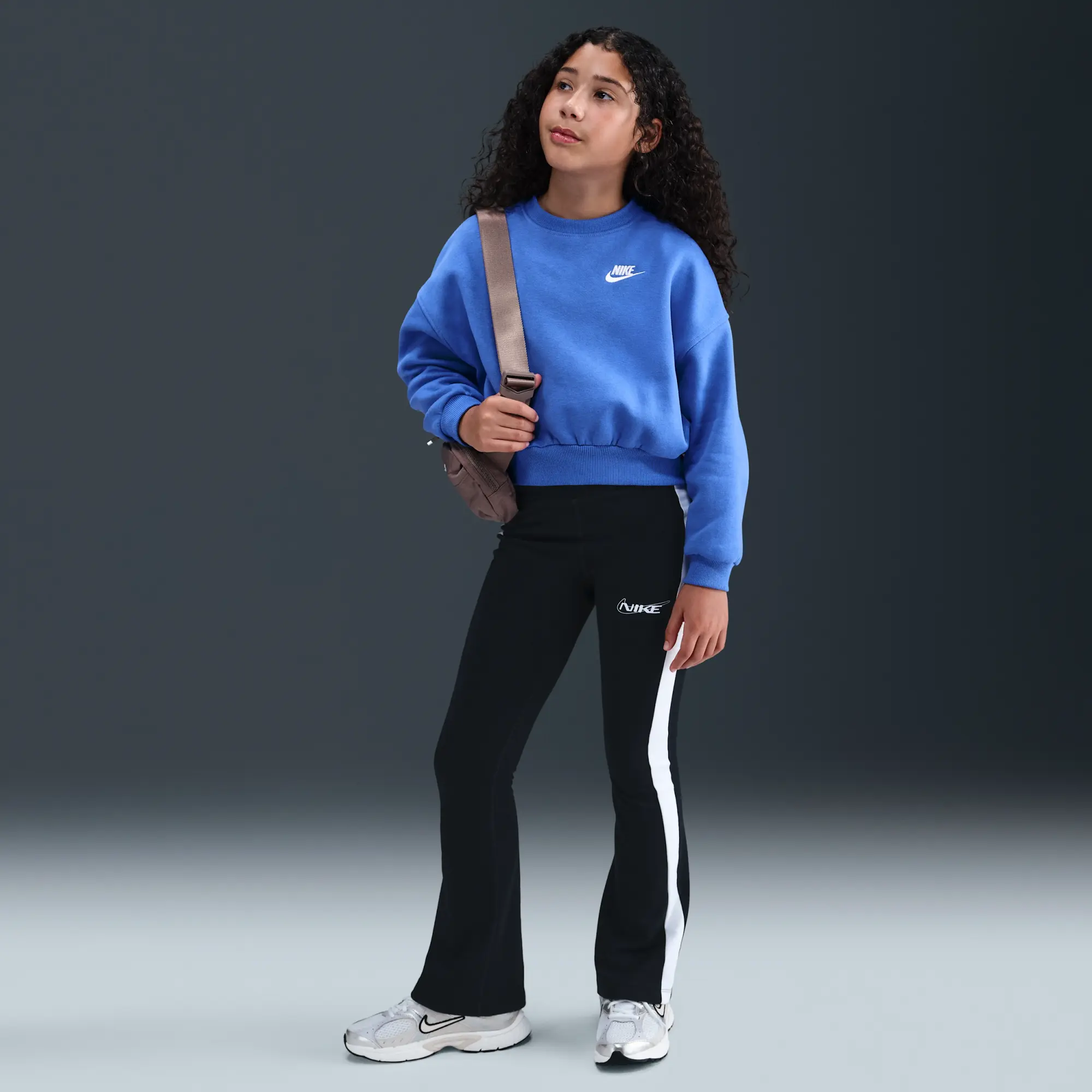 Nike Sportswear Club Fleece Girls' Boxy Crew-Neck Sweatshirt - Blue - Cotton/Polyester