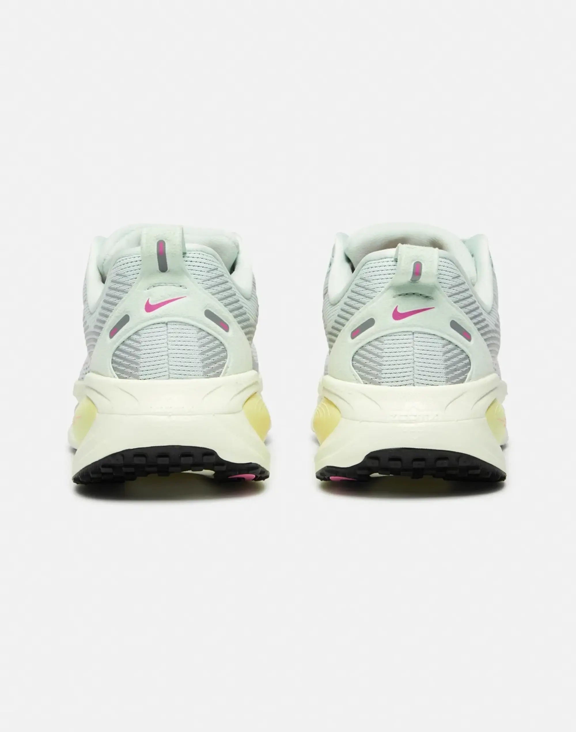 Nike Womens Vomero 18