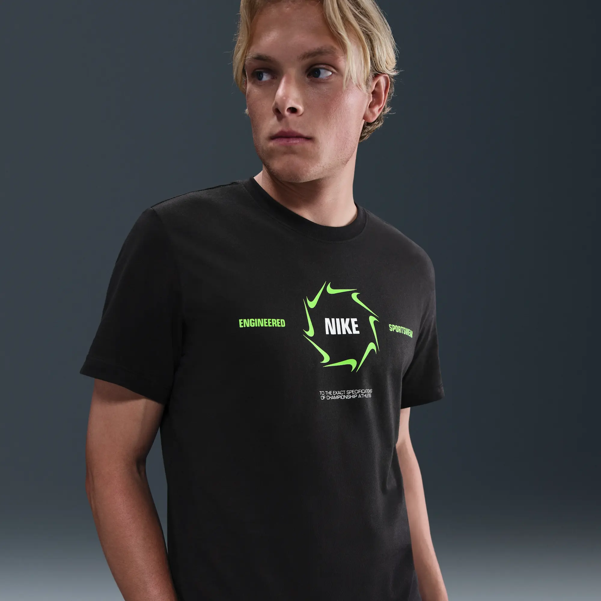 Nike Sportswear Men's T-Shirt - Black