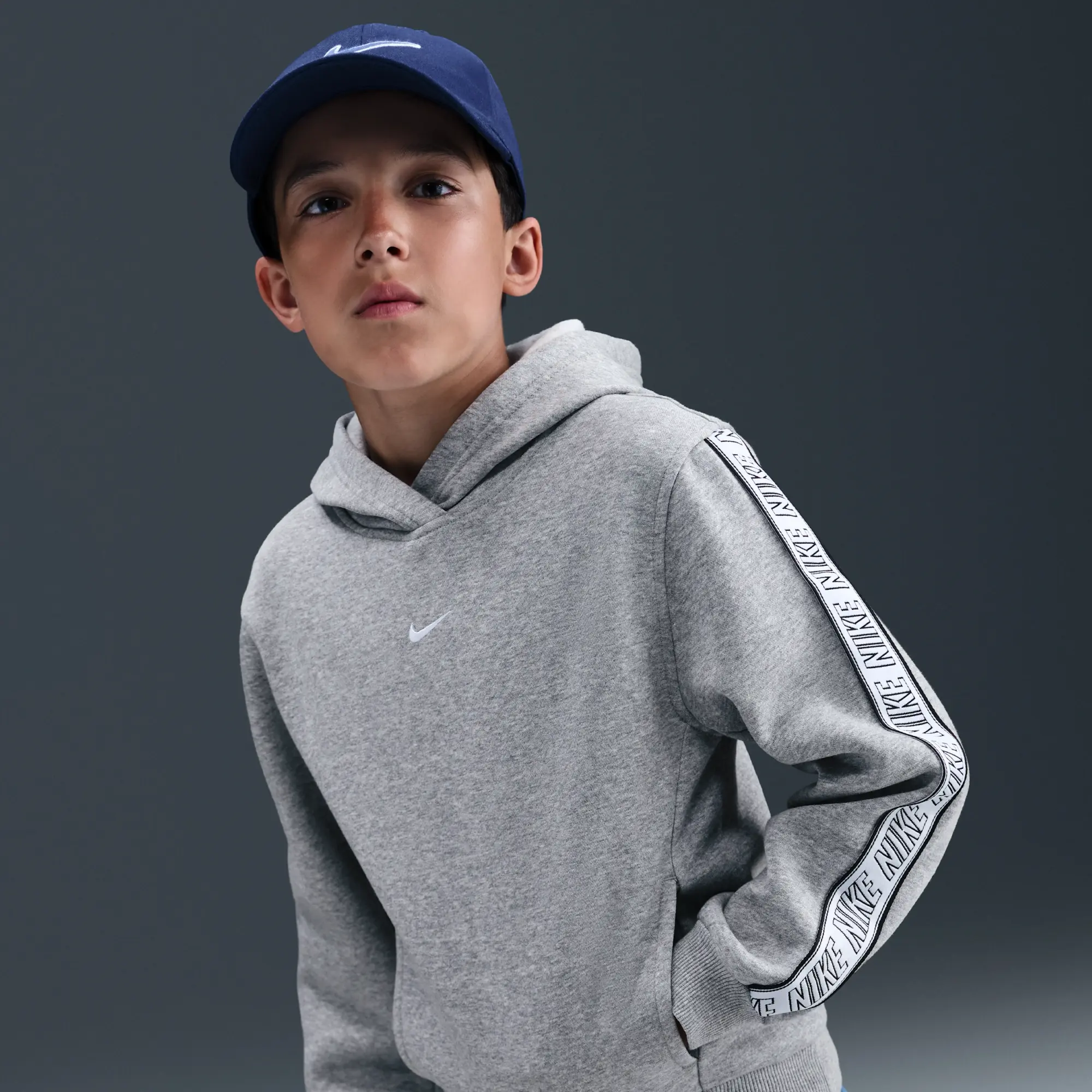 Nike Sportswear Club Fleece Older Kids' Pullover Hoodie - Grey - Fleece