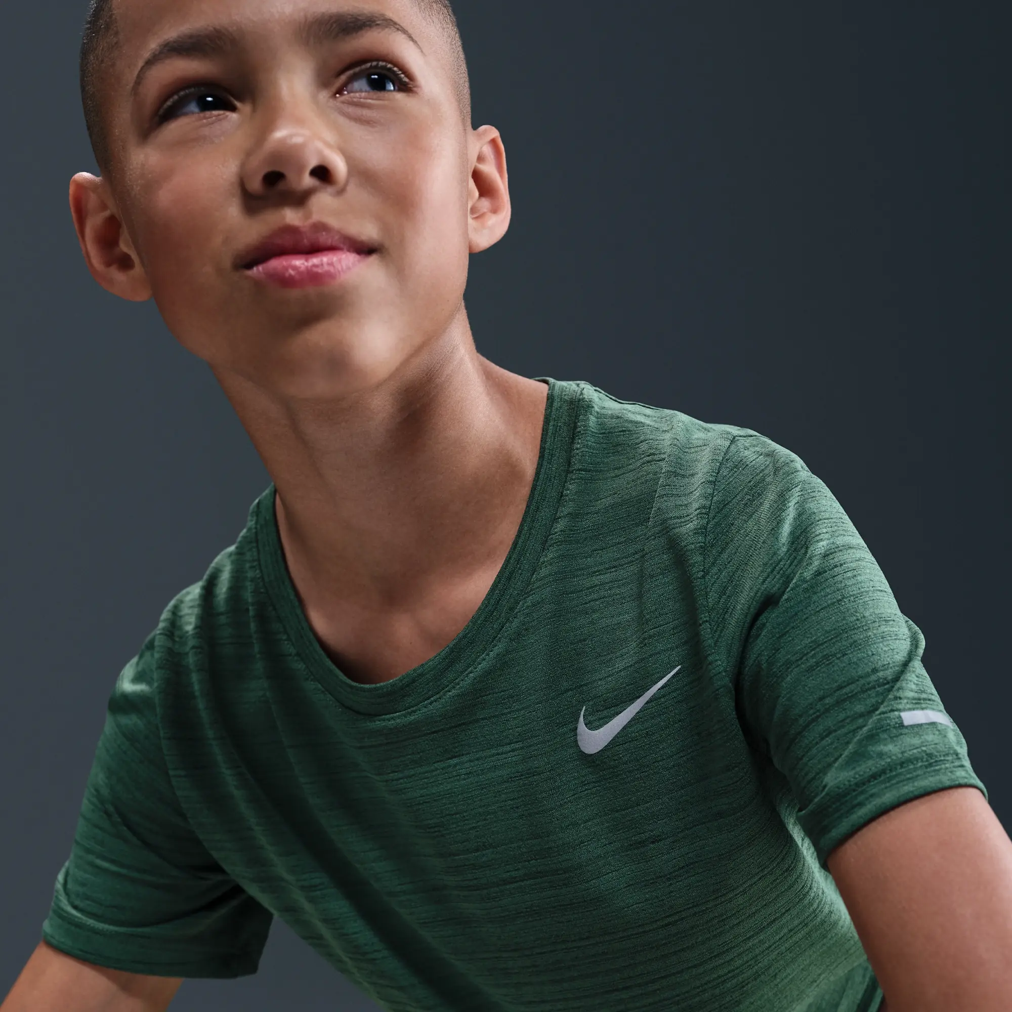 Nike Dri-FIT Miler Older Kids' (Boys') Training Top - Green - Sustainable Materials