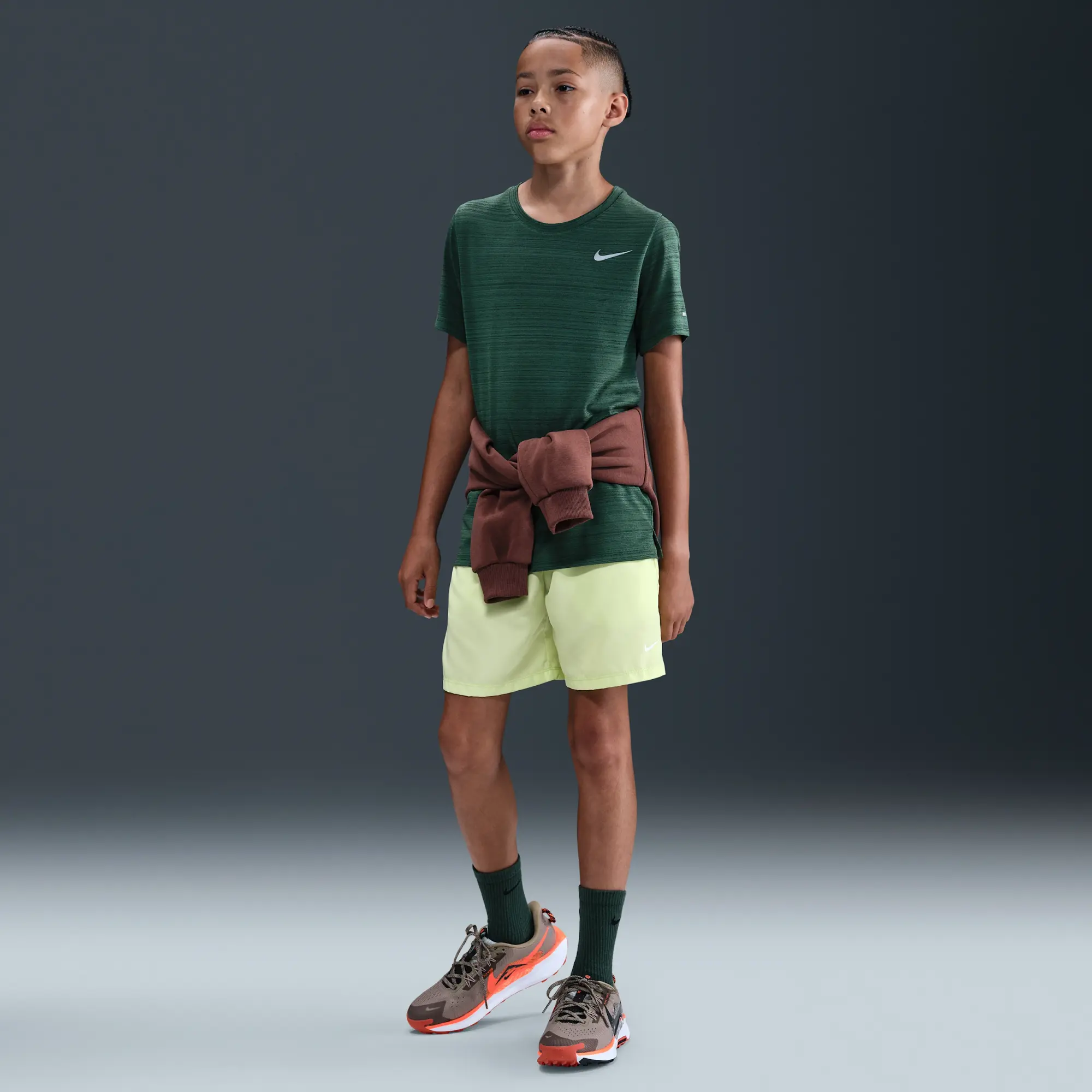 Nike Dri-FIT Miler Older Kids' (Boys') Training Top - Green - Sustainable Materials