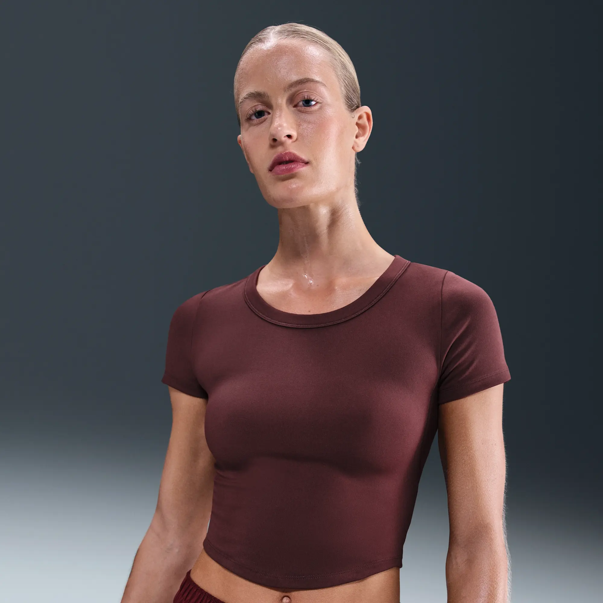 Nike One Fitted Women's Dri-FIT Short-Sleeve Cropped Top - Red - Recycled Polyester Minimum