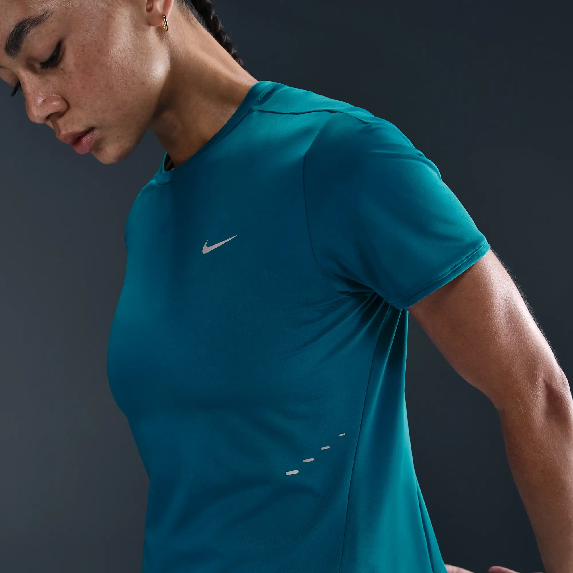 Nike Swift Women's Dri-FIT Short-Sleeve Running Top - Blue - Recycled Polyester Minimum