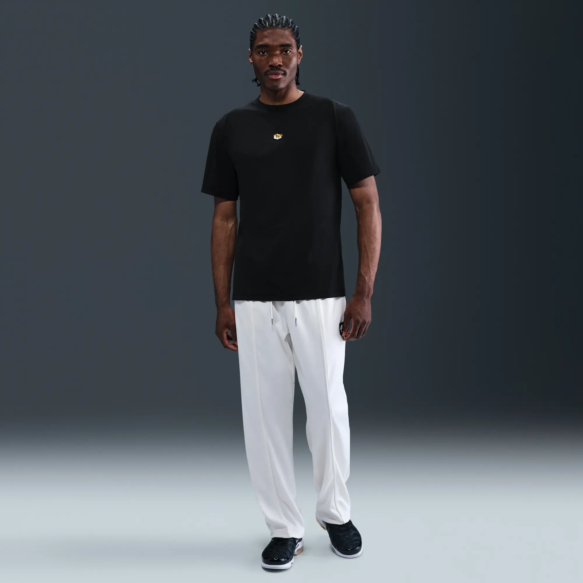 Nike Sportswear Men's T-Shirt - Black - Sustainable Materials
