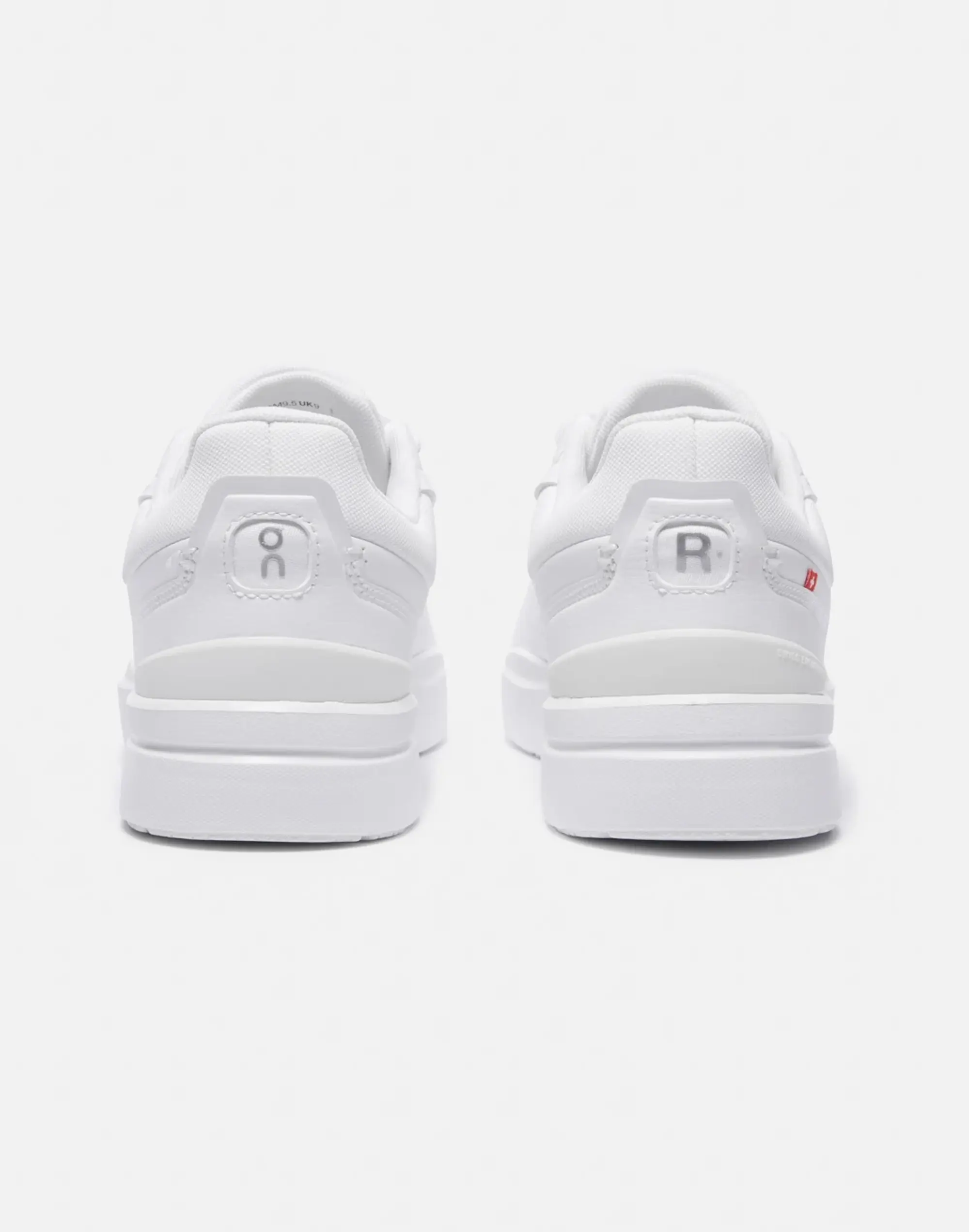 Men's On The Roger Advantage Trainers in White 