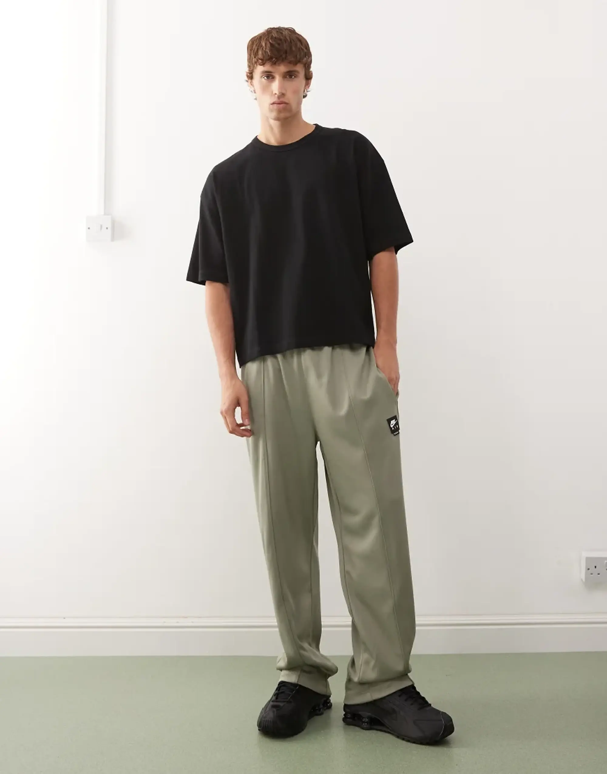 Nike Air Straight Leg Joggers In Green-Black