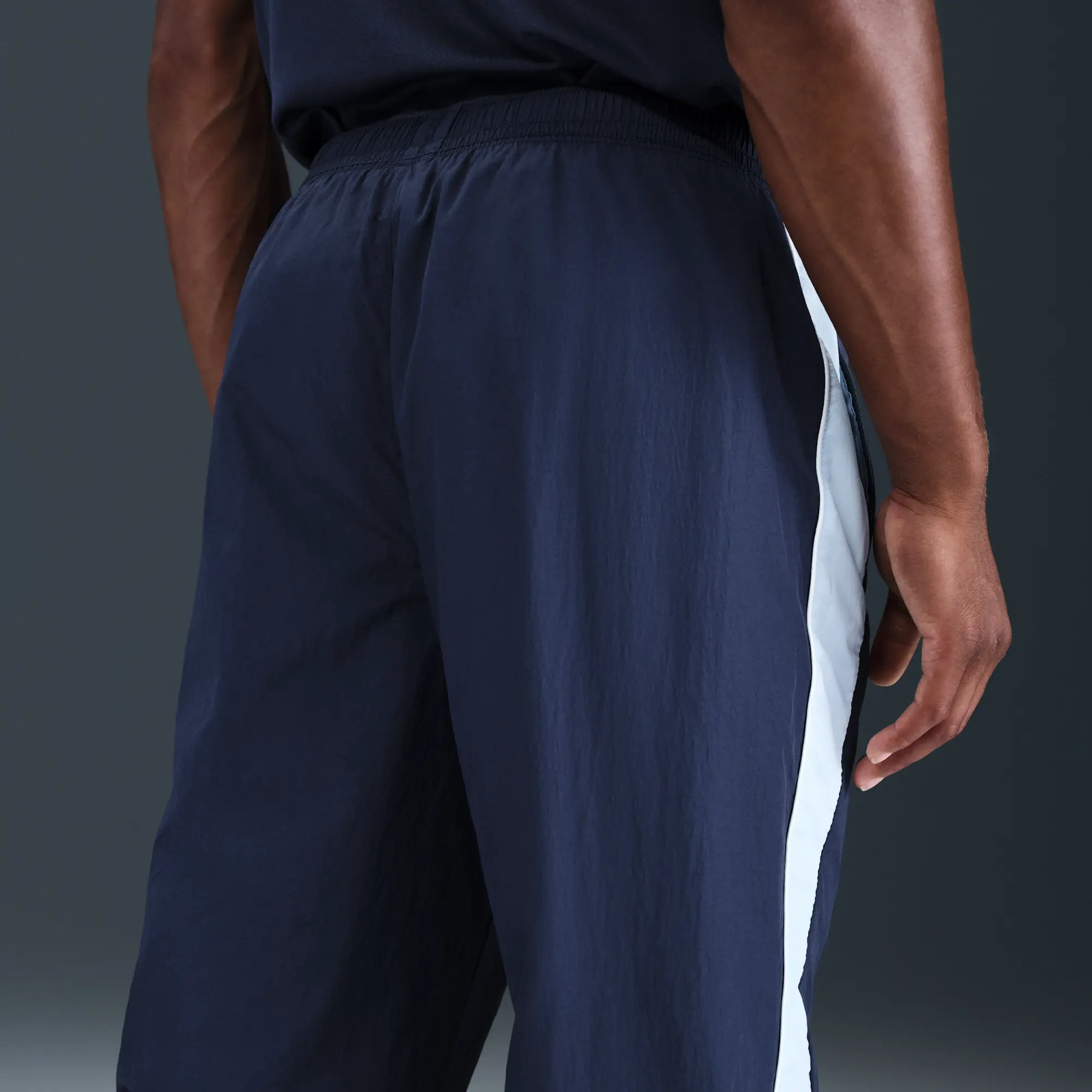 Nike Sportswear Men's Woven Trousers - Blue - Nylon