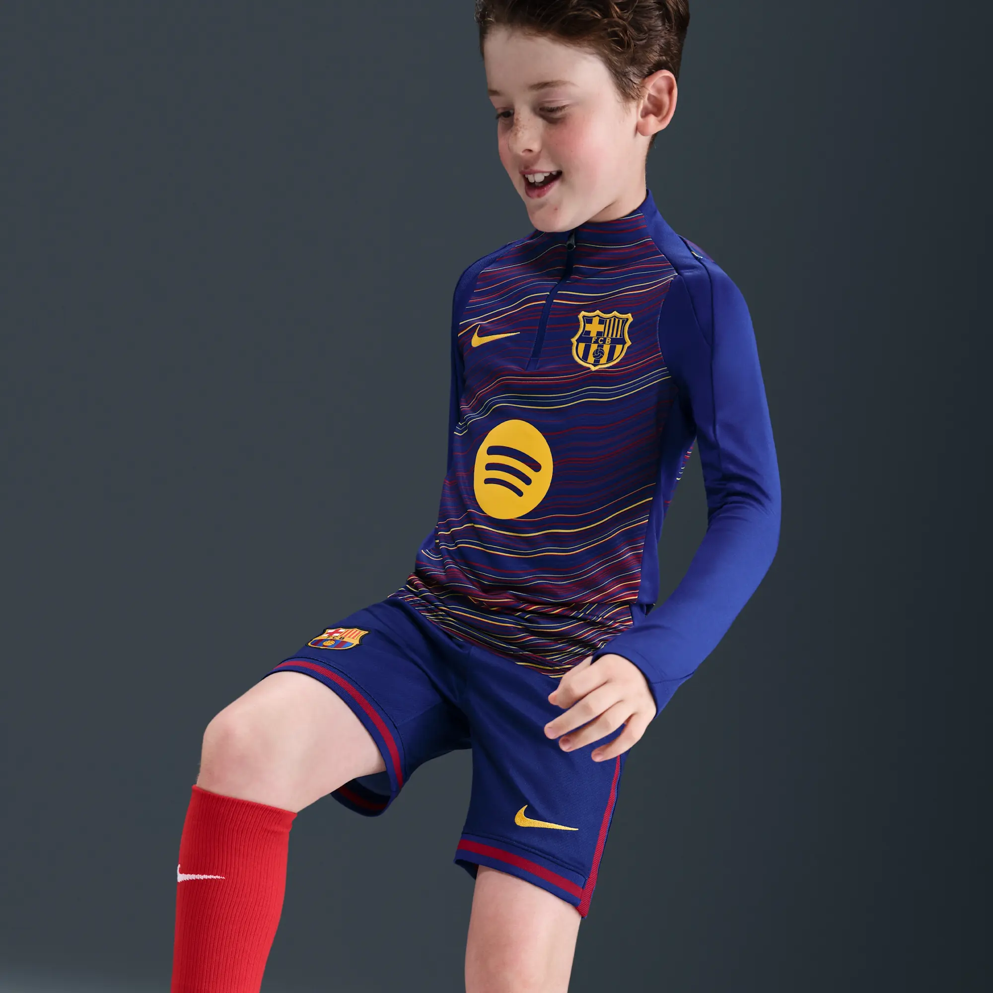F.C. Barcelona Strike Home Older Kids' Nike Dri-FIT Football Pre-Match Drill Top - Blue - Polyester/Elastane