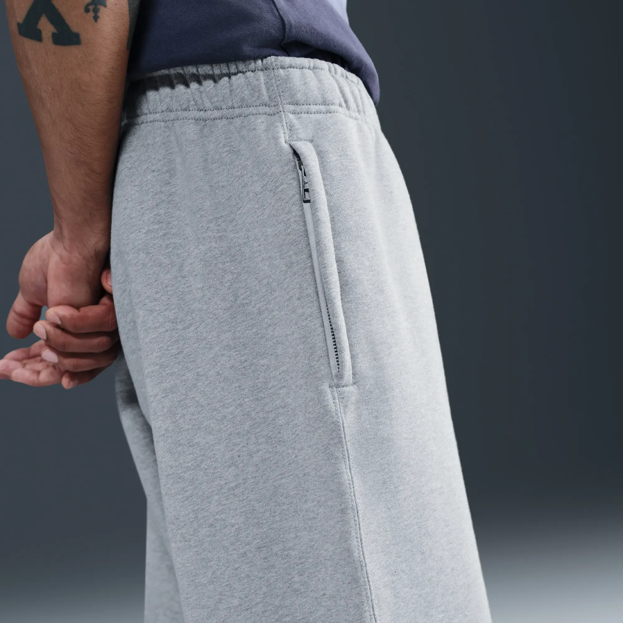 Nike Solo Swoosh Men's Fleece Open-Hem Trousers - Grey - Cotton/Polyester