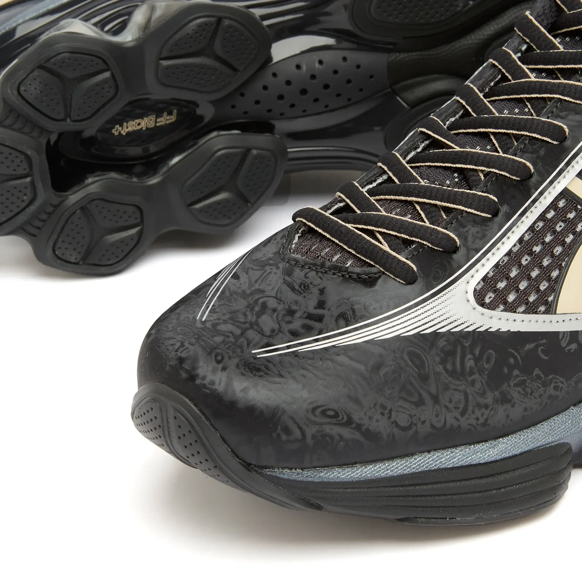 Asics Men's US6-S GEL-Kinetic Fluent Sneaker Black/Vanilla