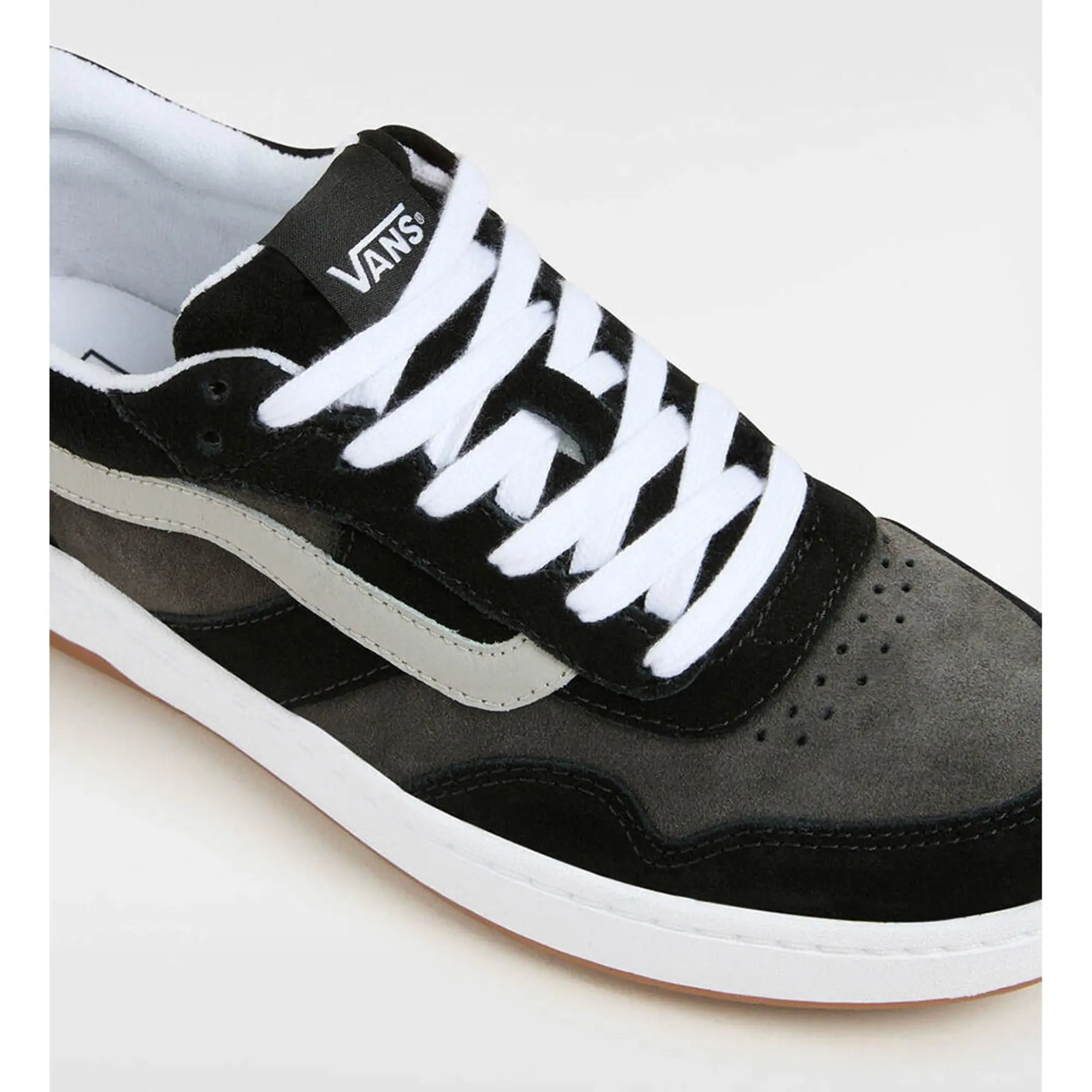 Vans  Cruze 3.0  women's Shoes (Trainers) in Black