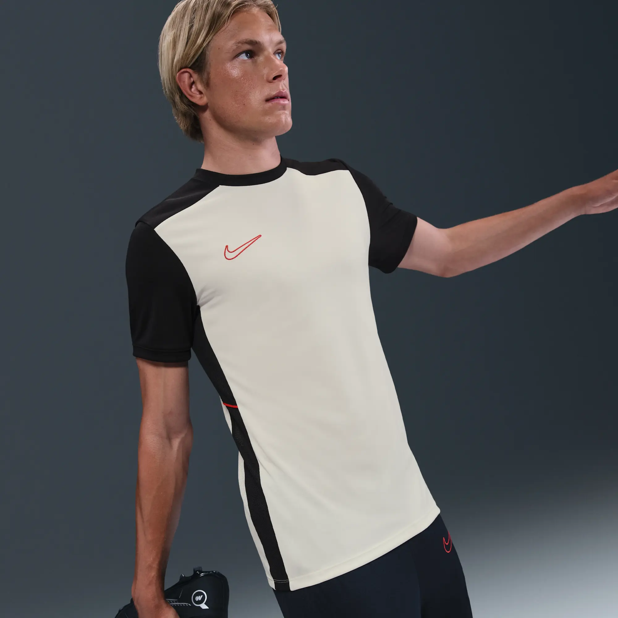 Nike Academy Men's Dri-FIT Short-Sleeve Football Top - White - Polyester