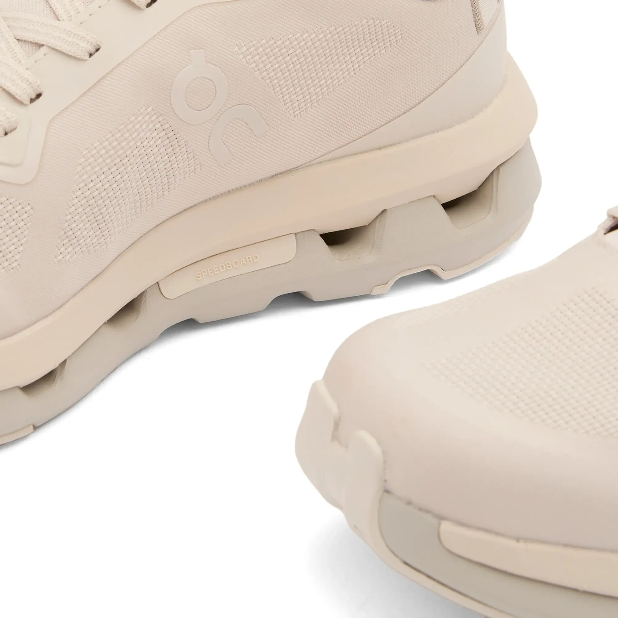 ON Women's CloudzON Women'se Sneakers Pearl/Truffle