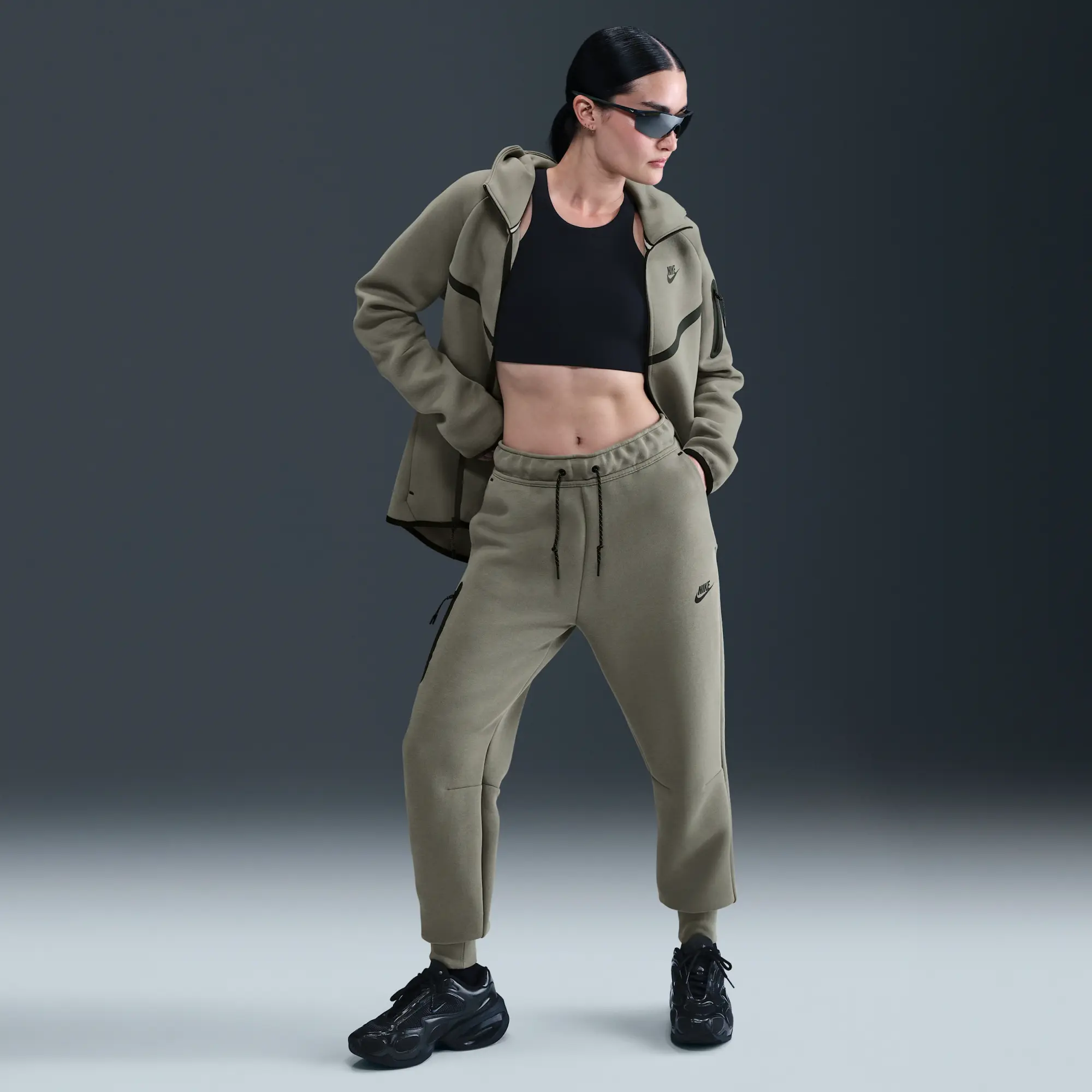 Nike Sportswear Tech Fleece Women's Mid-Rise Joggers - Green - Sustainable Blends