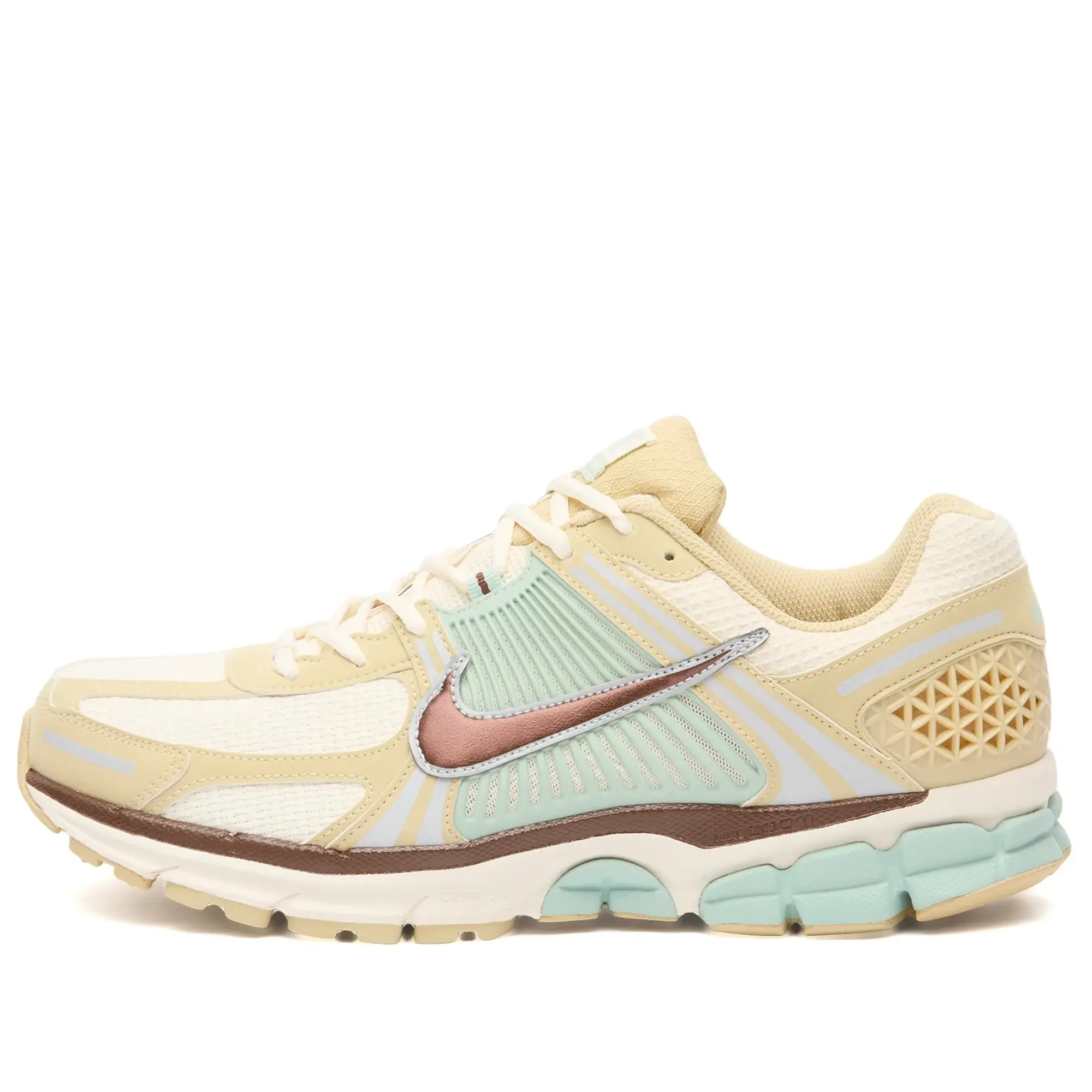 Nike Men's Zoom Vomero 5 Style Sneaker Gold/Brown/Platinum