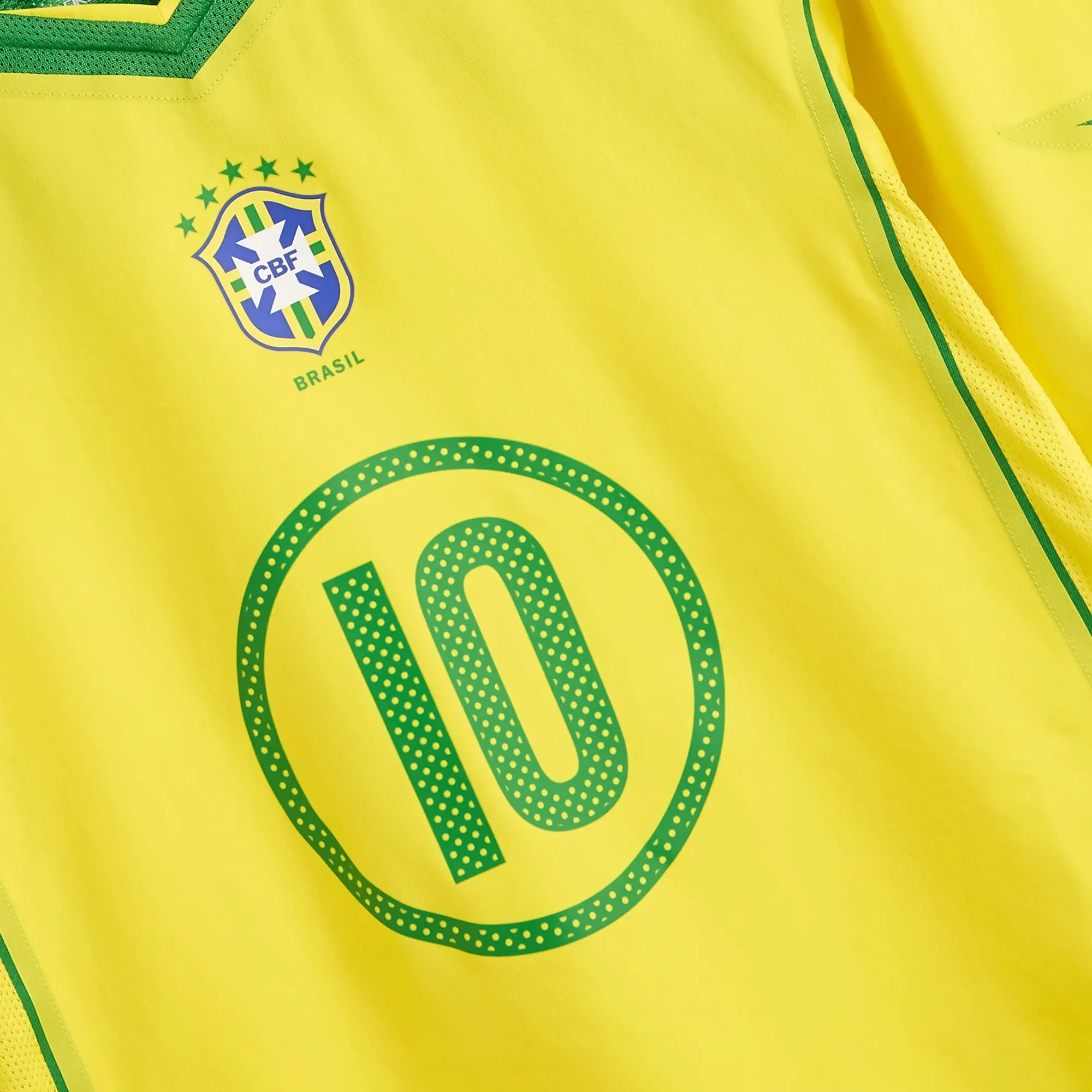 Nike Brazil 2004 Re Issue Shirt With Ronaldinho 10 | IF2941-731