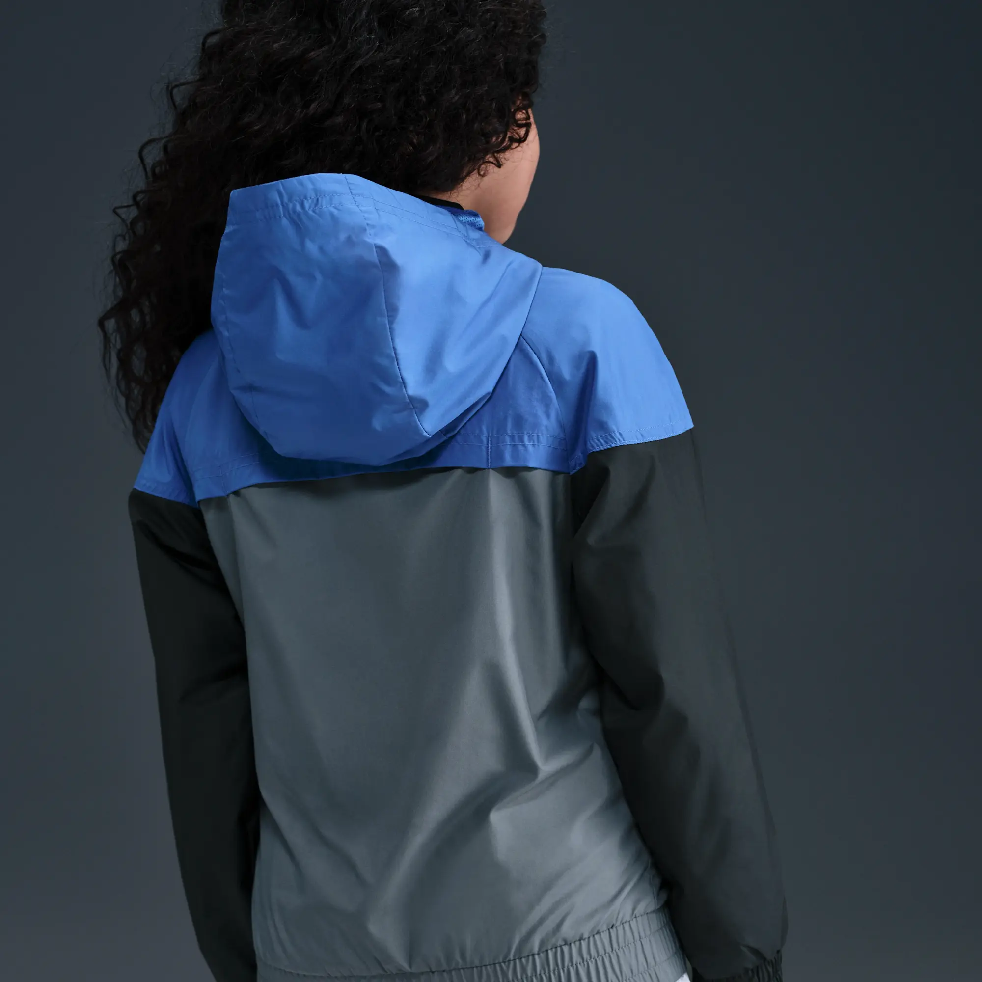 Nike Sportswear Windrunner Older Kids' Hooded Repel Jacket - Blue - Polyester