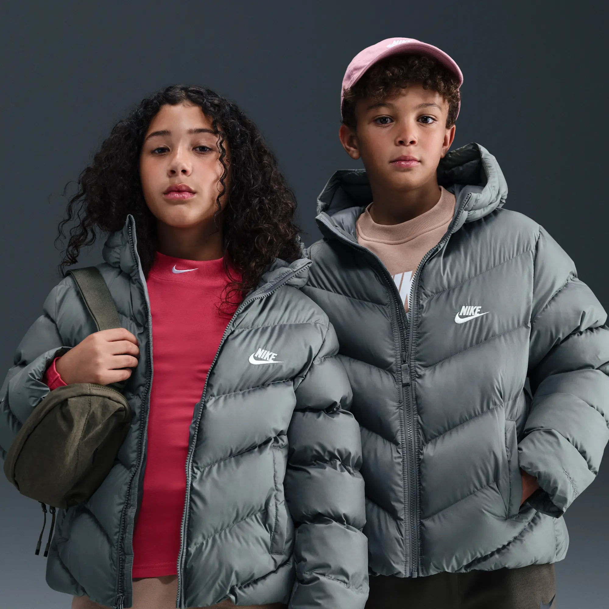 Nike Sportswear All Day Play Older Kids' Therma-FIT Loose-Fit Puffer Jacket - Grey - Polyester