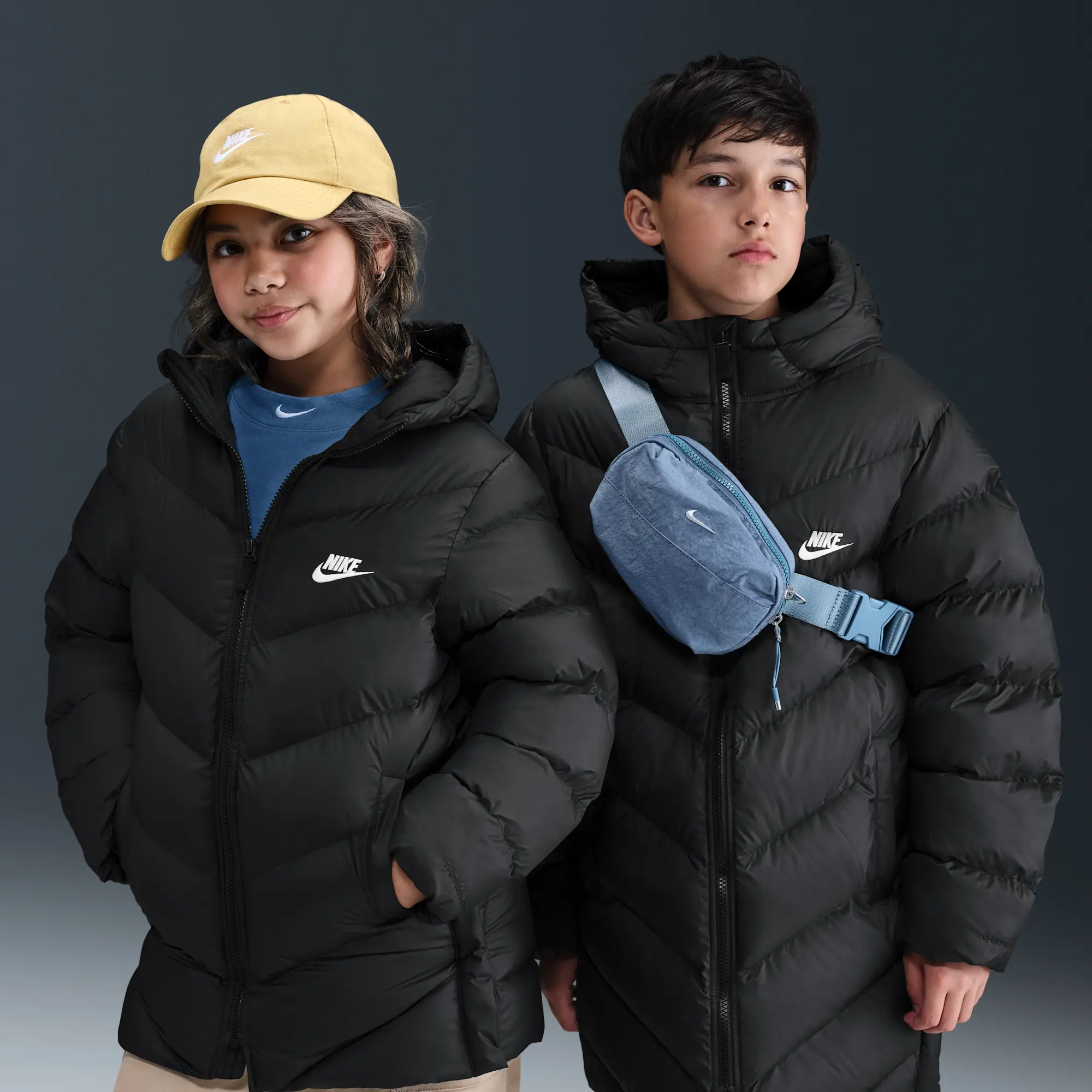 Nike Sportswear All Day Play Older Kids' Therma-FIT Loose-Fit Puffer Jacket - Black - Polyester