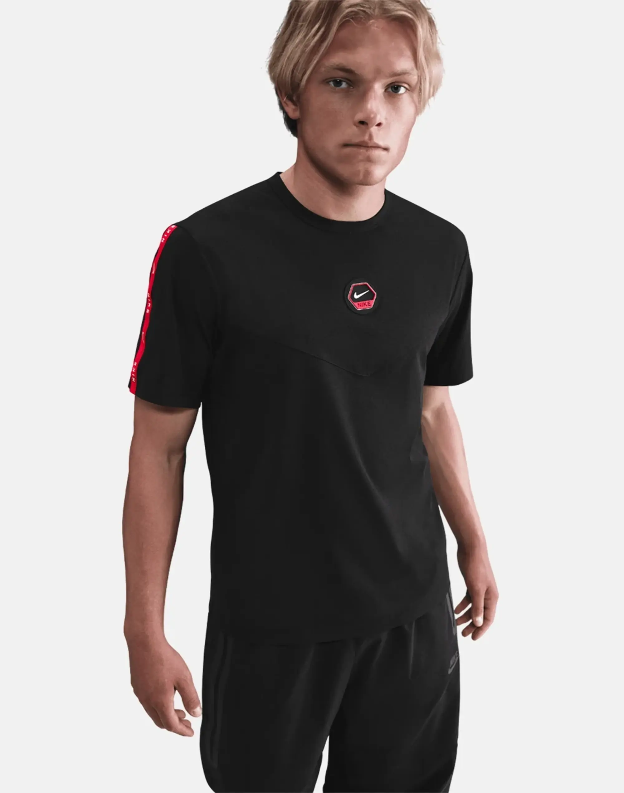 Men's Nike Cityside T-Shirt in Black 