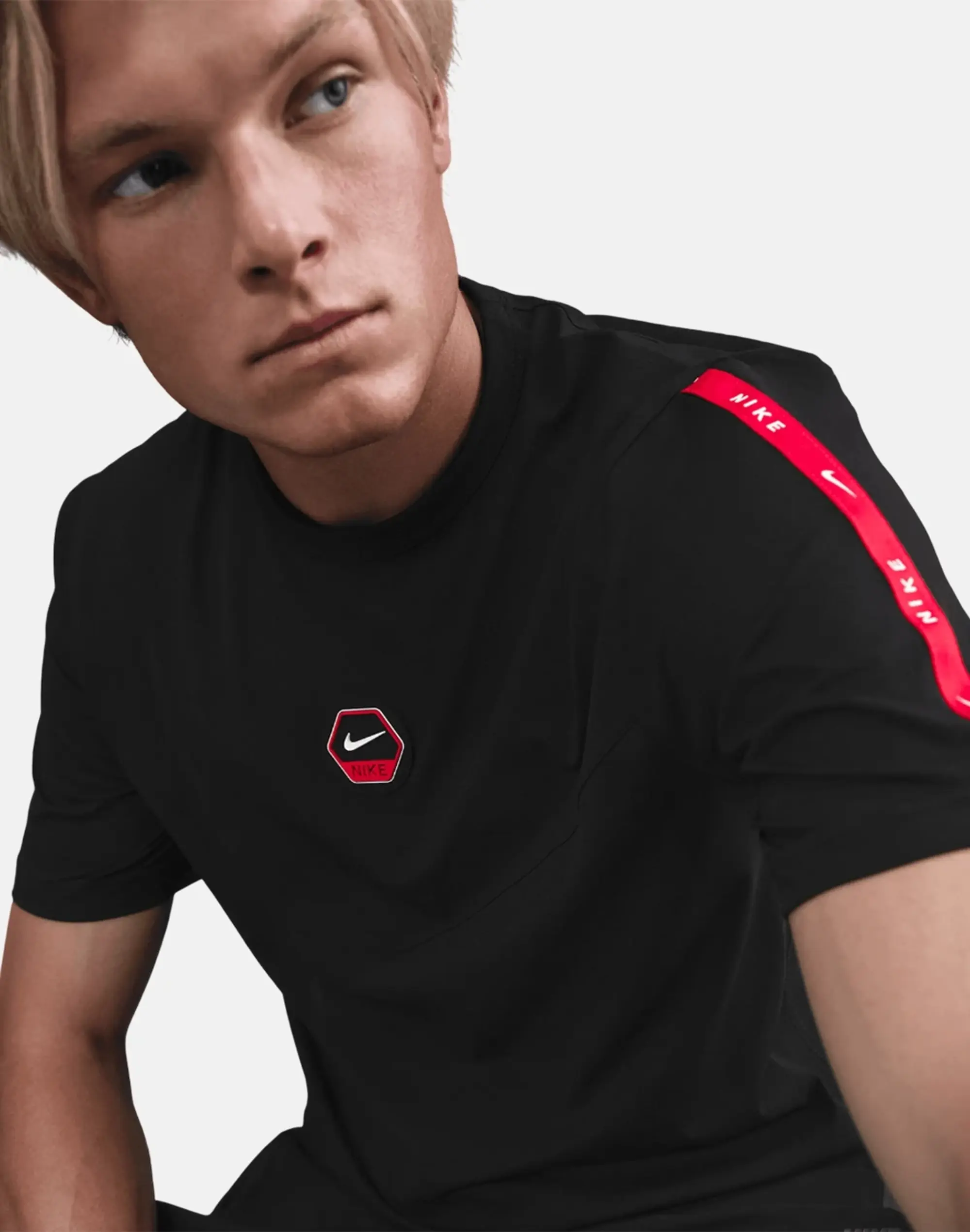 Men's Nike Cityside T-Shirt in Black 