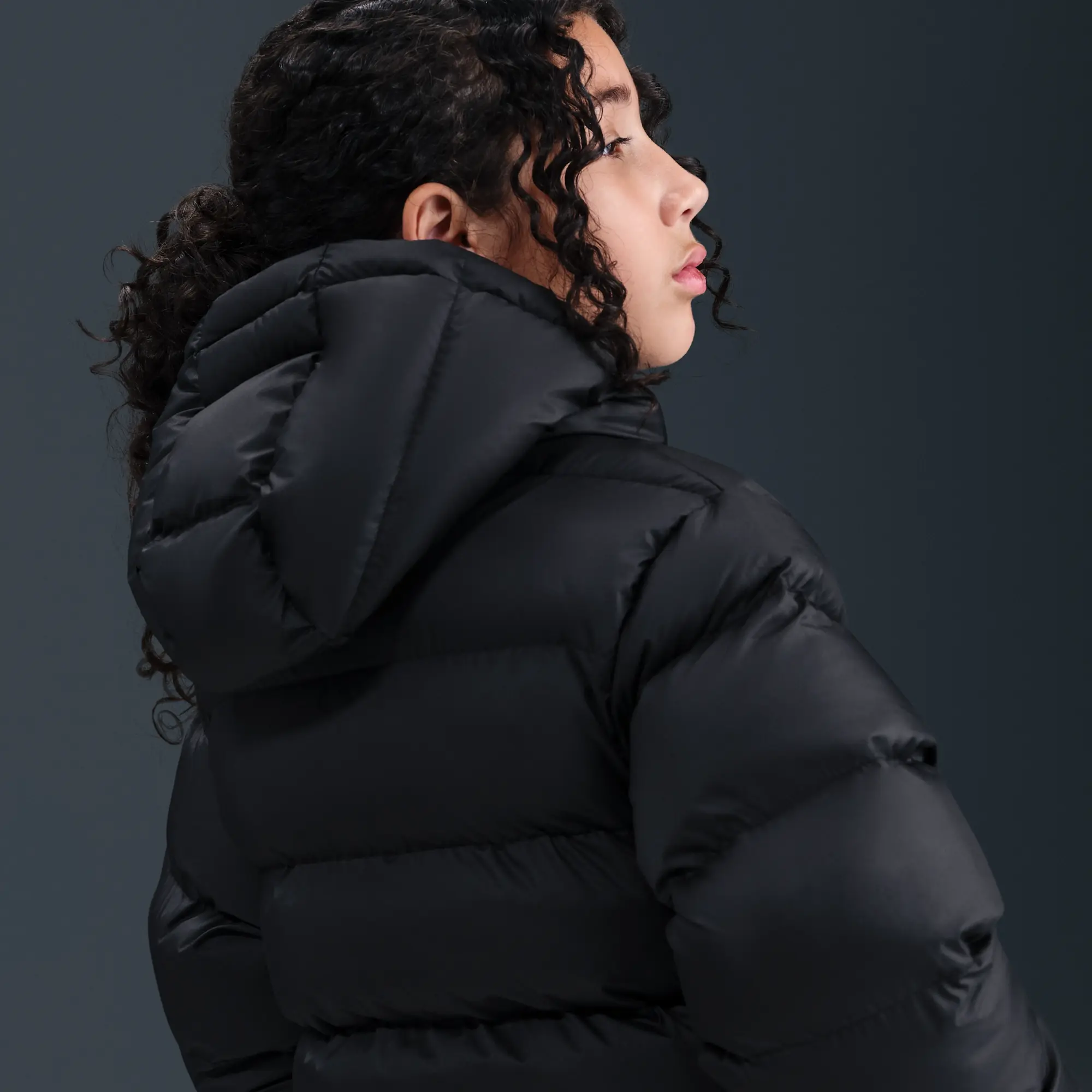 Nike Sportswear All Day Play Older Kids' Therma-FIT Loose-Fit Puffer Jacket - Black - Polyester