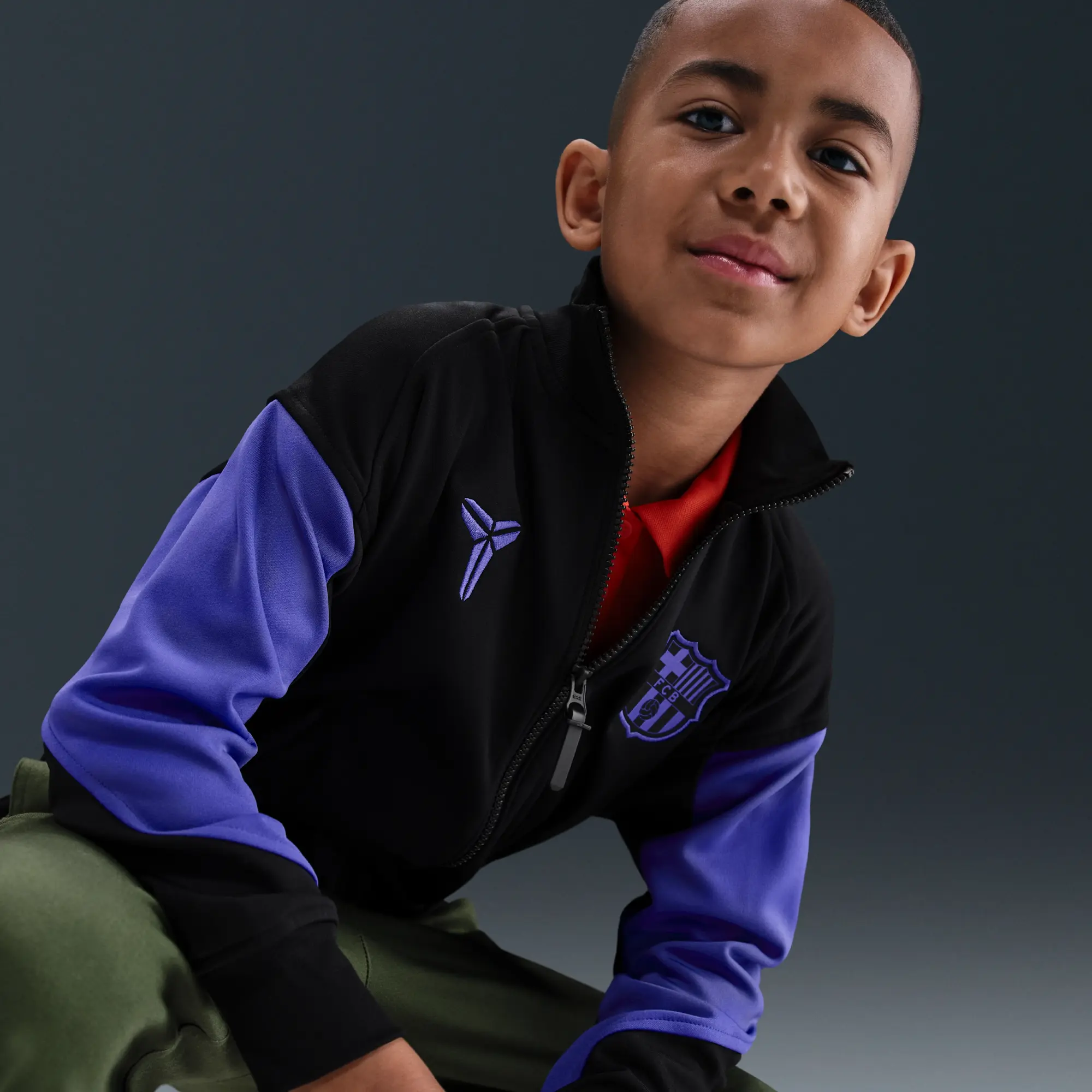 F.C. Barcelona Academy Pro Away Older Kids' Kobe Dri-FIT Football Anthem Jacket - Black - Polyester