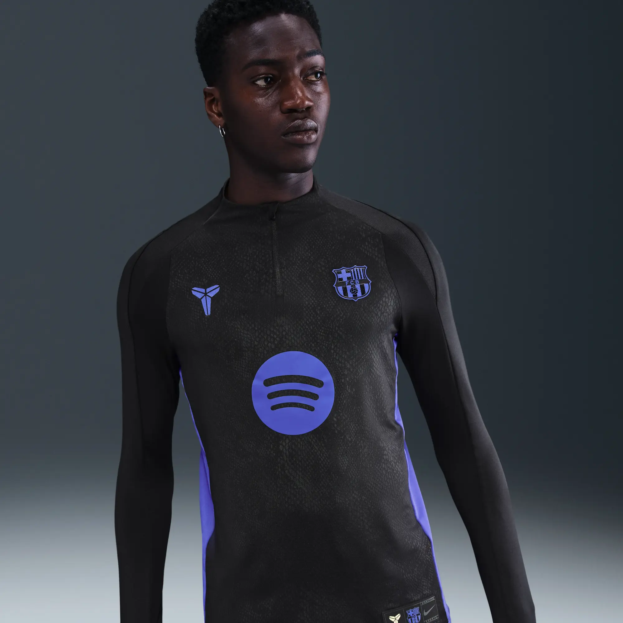 F.C. Barcelona Strike Away Men's Kobe Dri-FIT Football Pre-Match Drill Top - Black - Polyester/Elastane