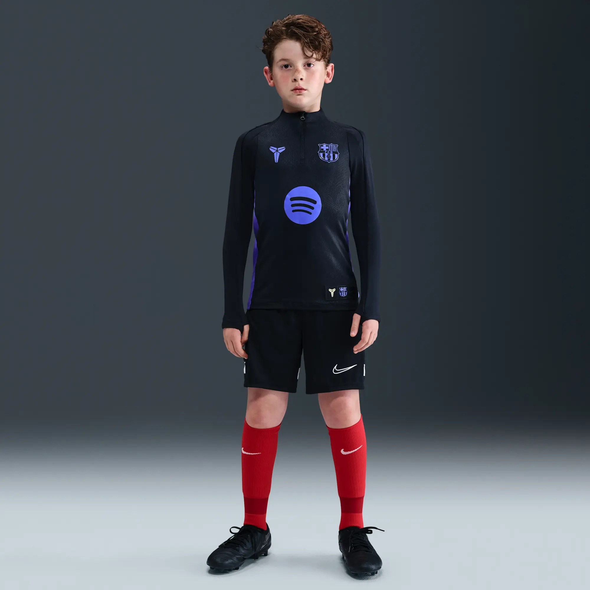 F.C. Barcelona Strike Away Older Kids' Kobe Dri-FIT Football Pre-Match Drill Top - Black - Polyester/Elastane