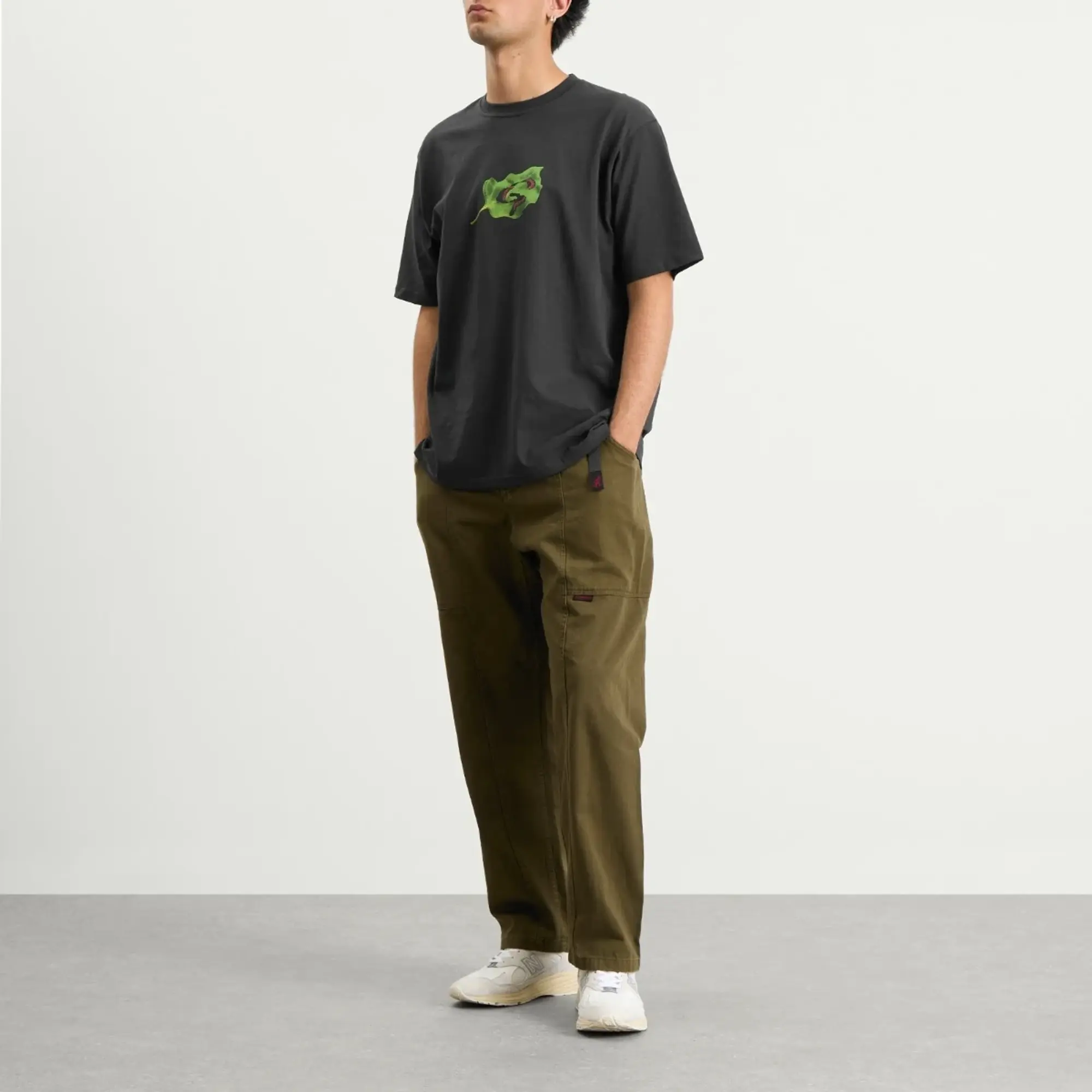 Gramicci Men's Leaf T-Shirt Vintage Black