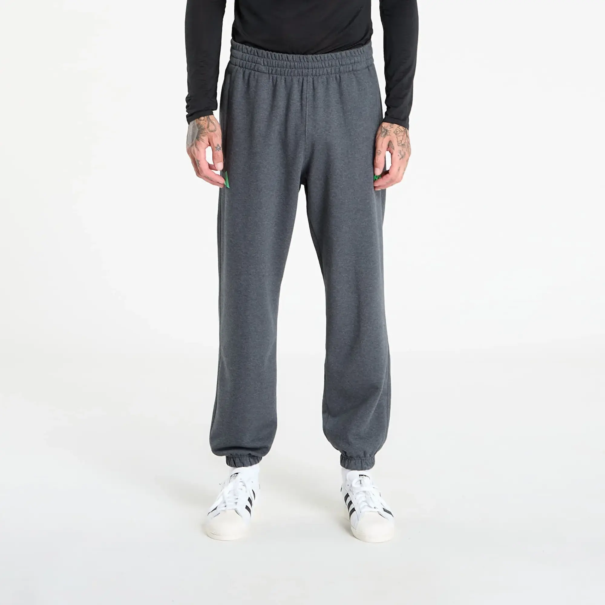 Pants Adidas Mercedes - Amg Petronas Formula One Team Premium Sweat Joggers Dark Grey Heather L