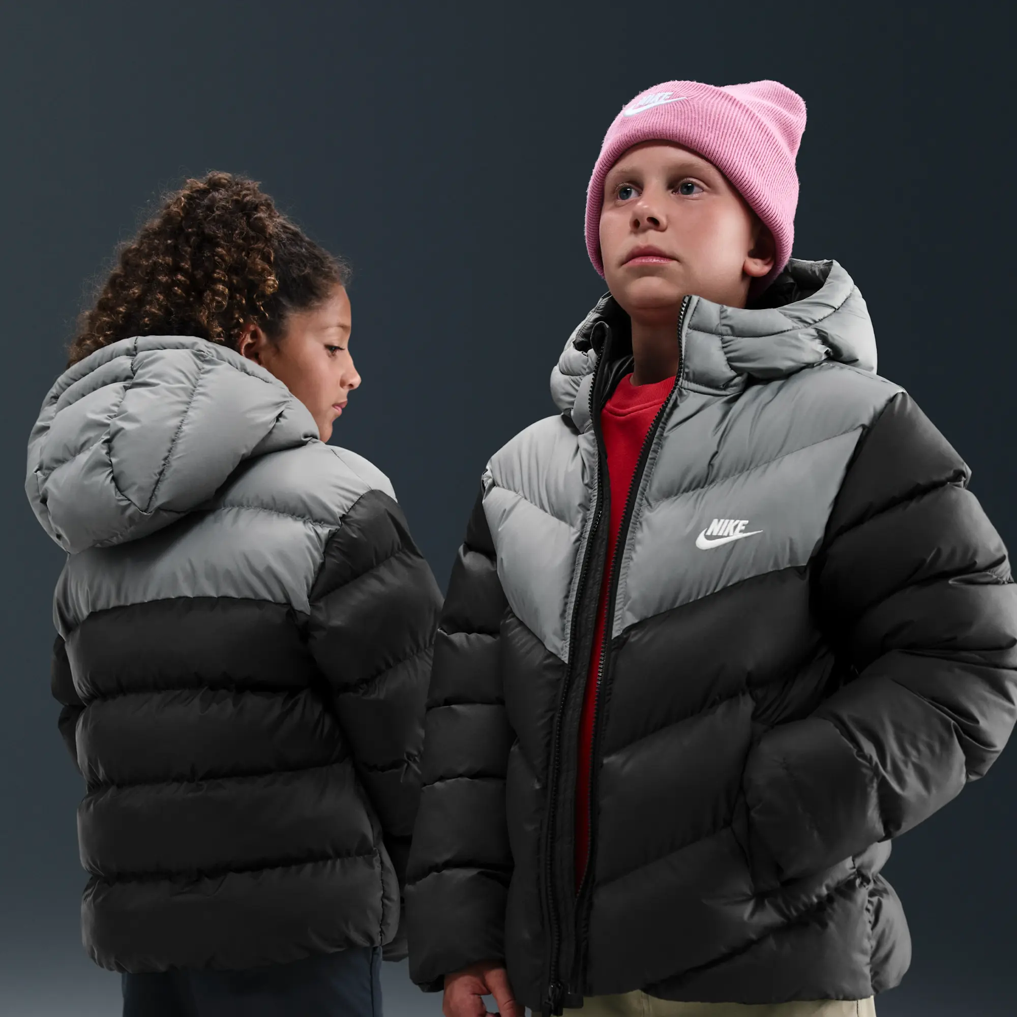Nike Sportswear All Day Play Older Kids' Therma-FIT Loose-Fit Puffer Jacket - Black - Polyester