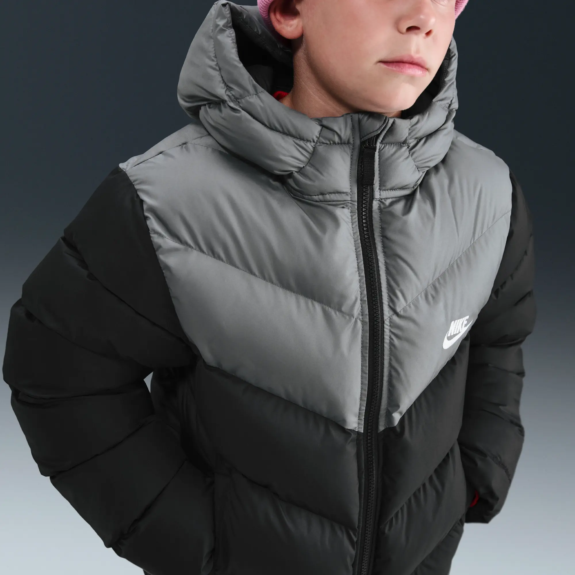 Nike Sportswear All Day Play Older Kids' Therma-FIT Loose-Fit Puffer Jacket - Black - Polyester