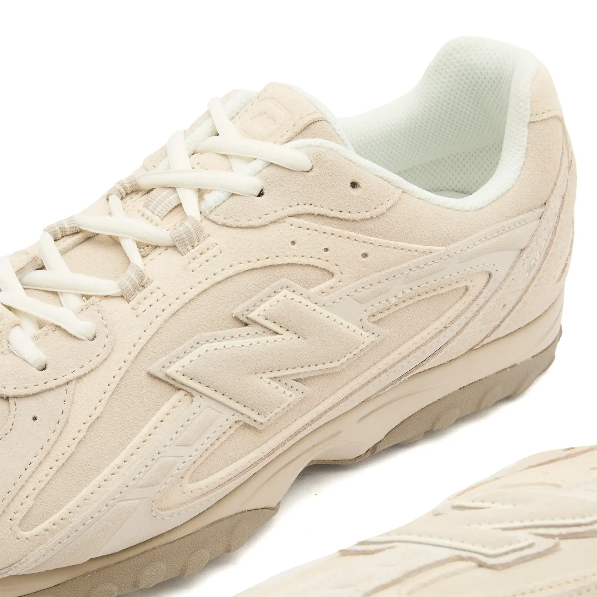 New Balance Unisex 204L in Grey/Beige Suede/Mesh