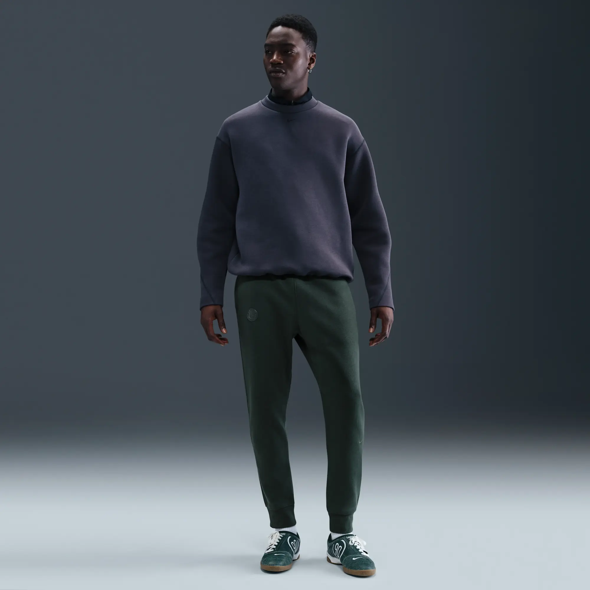 Chelsea F.C. Club Men's Nike Football Joggers - Green - Fleece