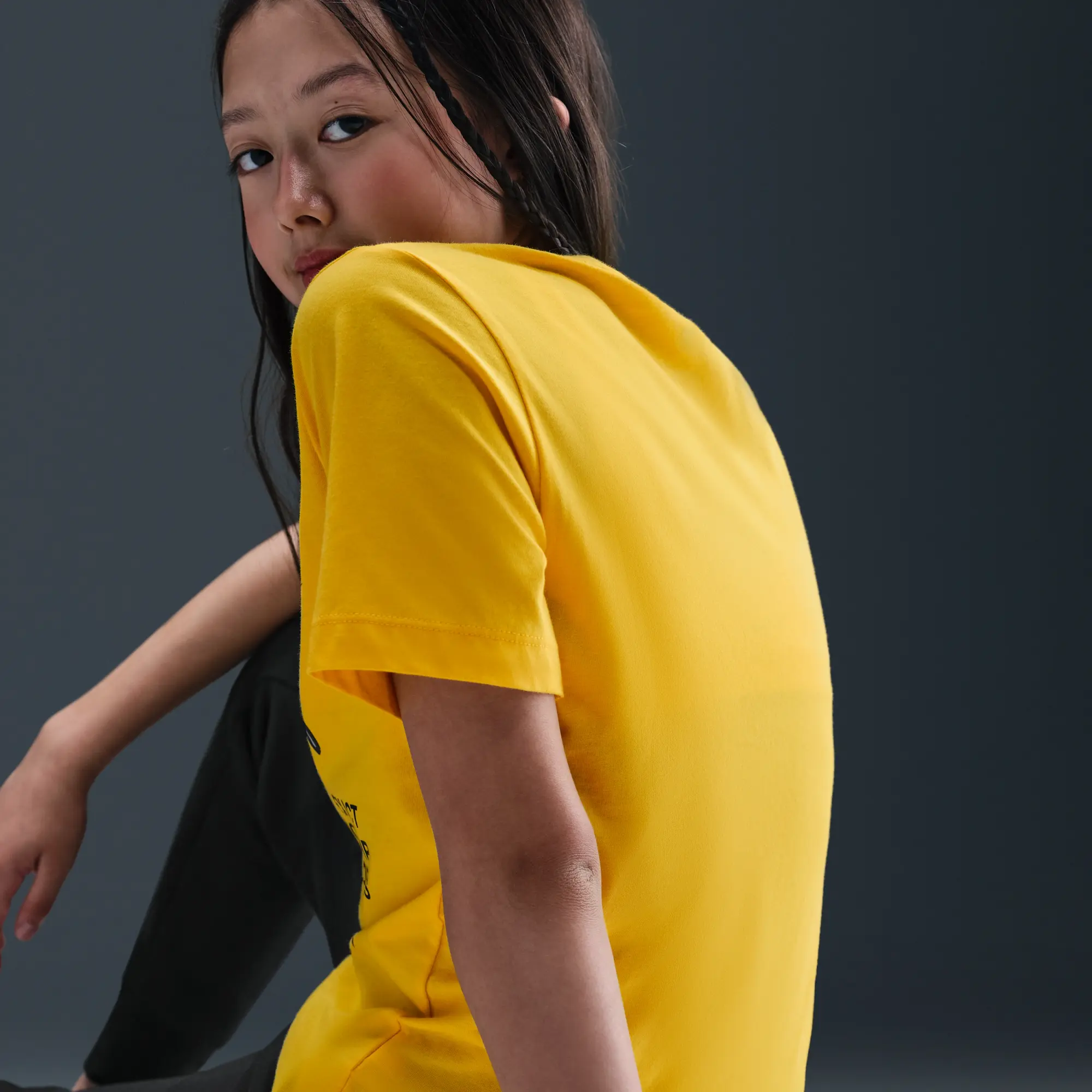Nike x LEGO® Collection Older Kids' T-Shirt - Yellow - Cotton