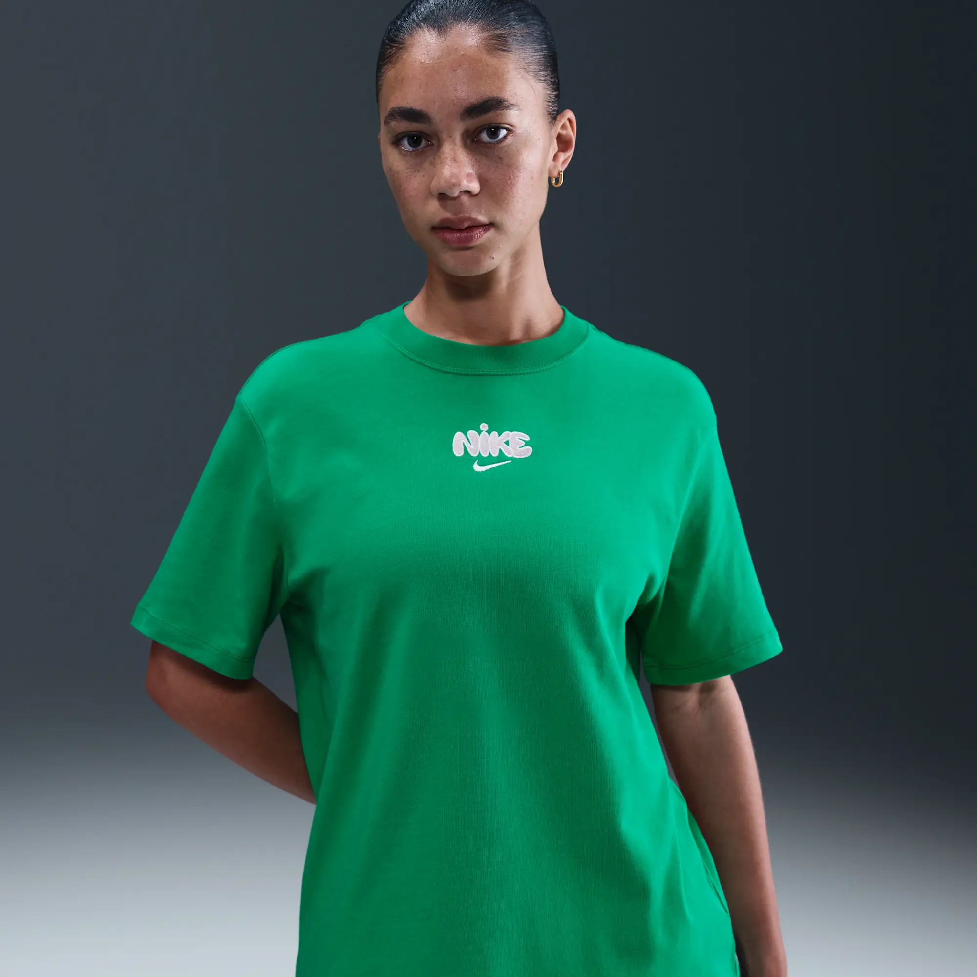 Nike Sportswear Women's T-Shirt - Green