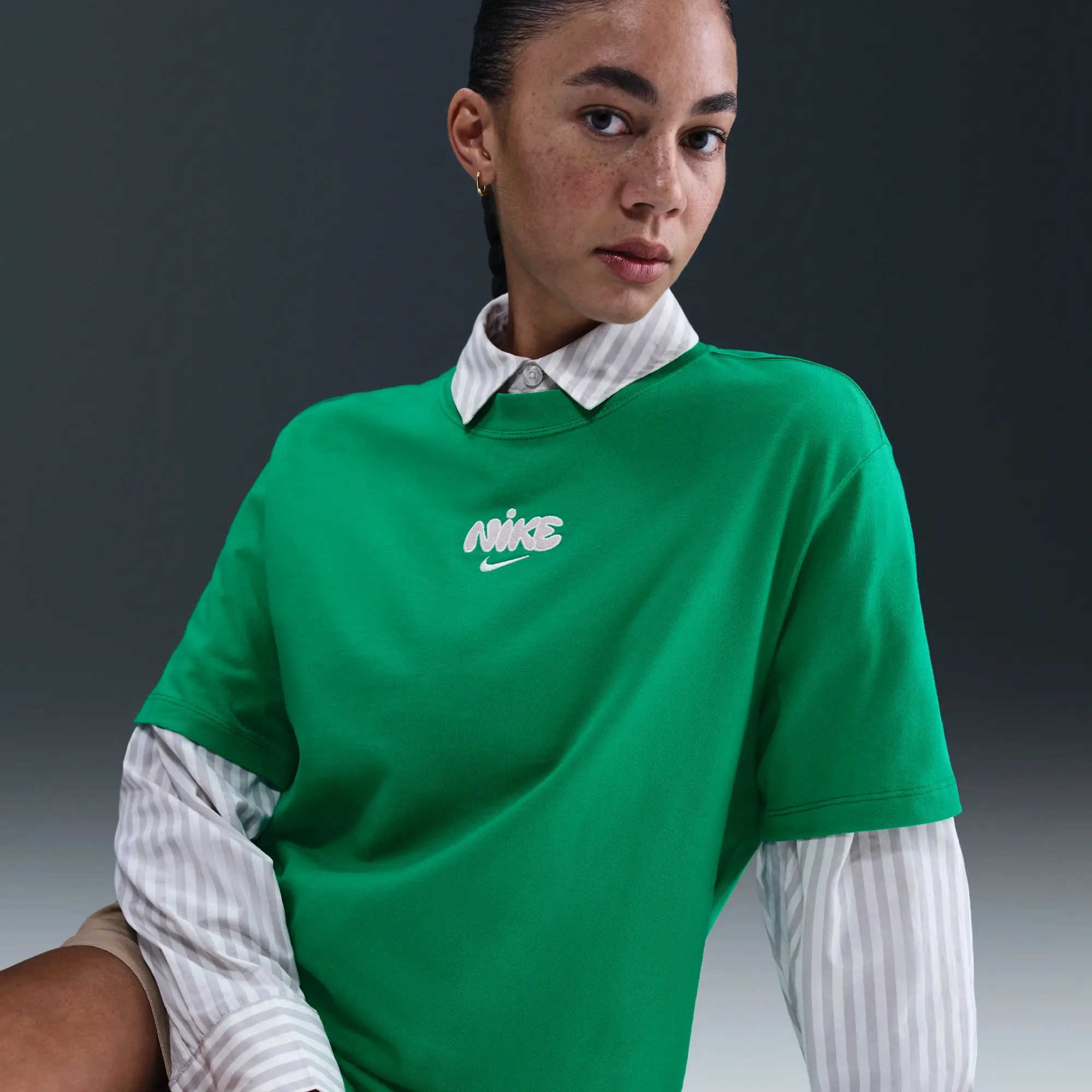 Nike Sportswear Women's T-Shirt - Green