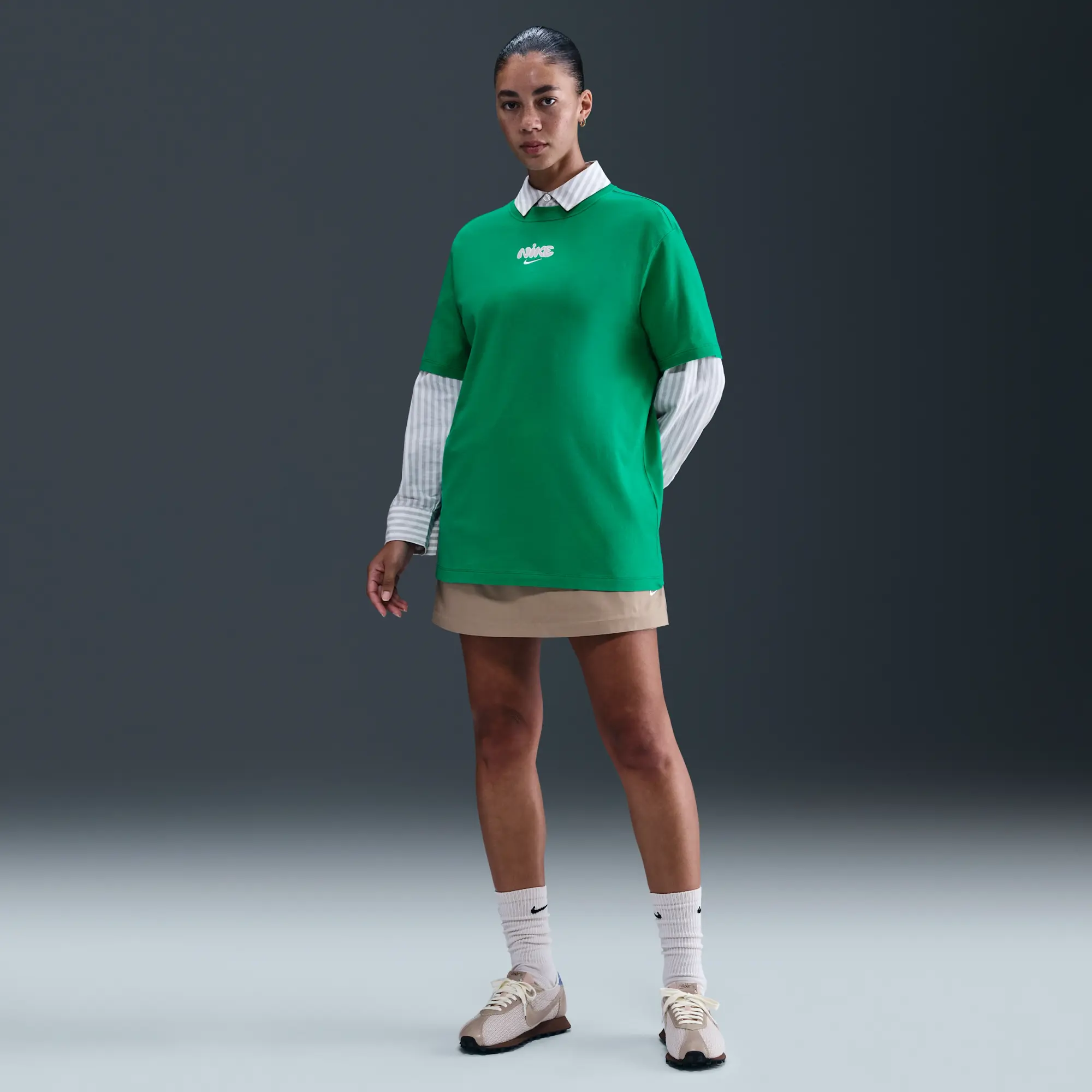 Nike Sportswear Women's T-Shirt - Green