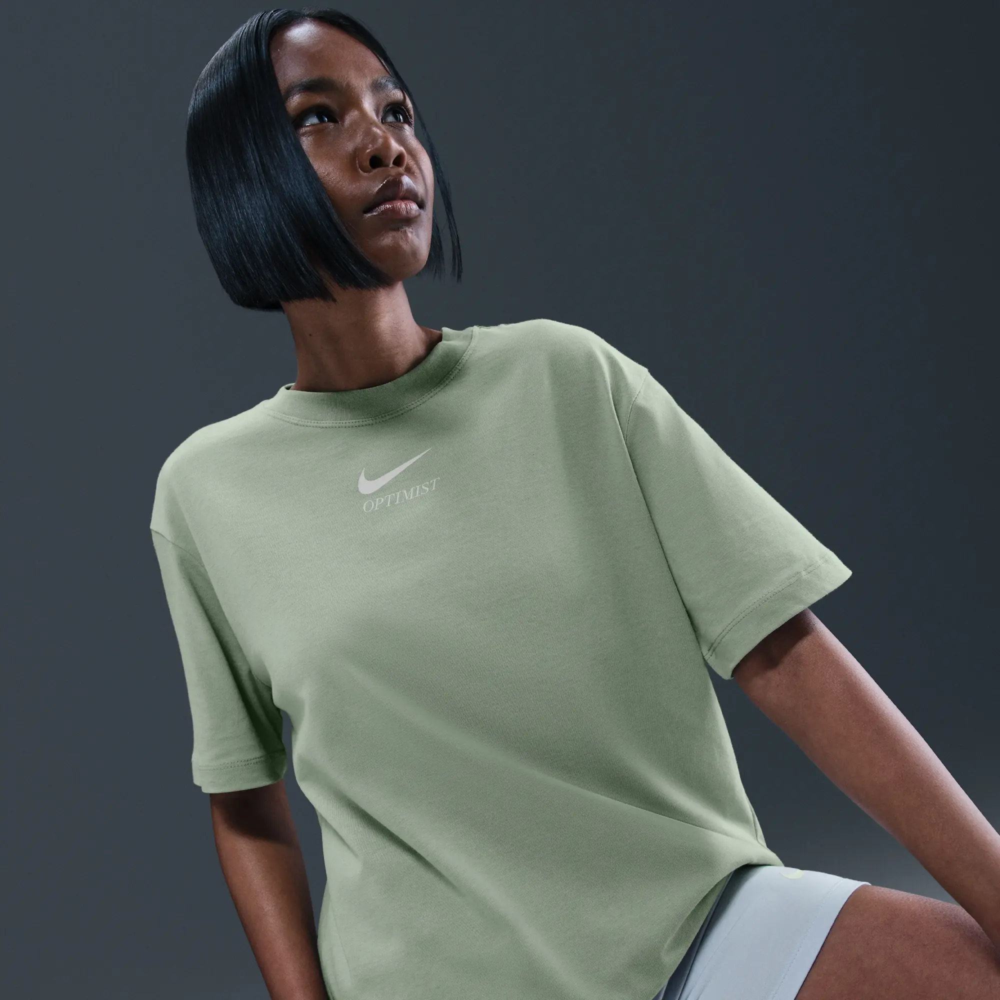 Nike Sportswear Women's T-Shirt - Green - Cotton
