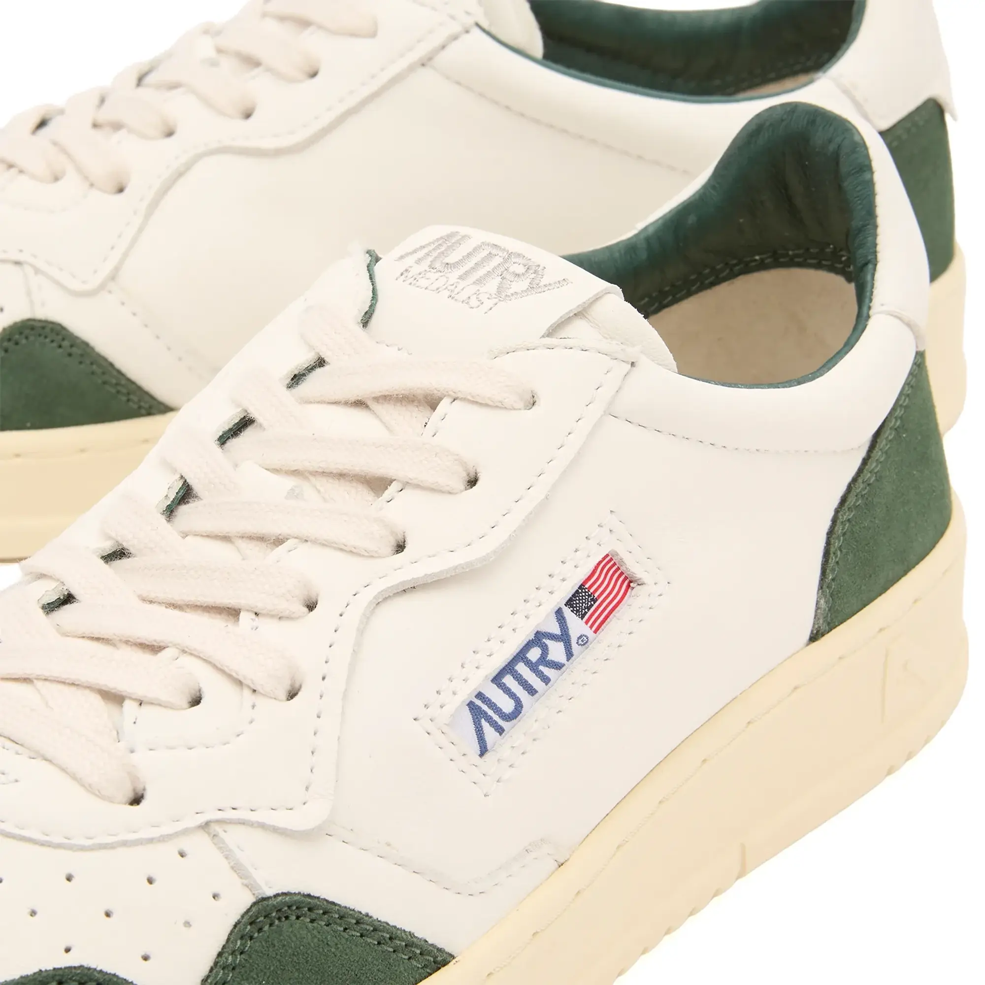Autry Men's 01 Medalist Low Goat Leather Sneaker Wht/Bottle