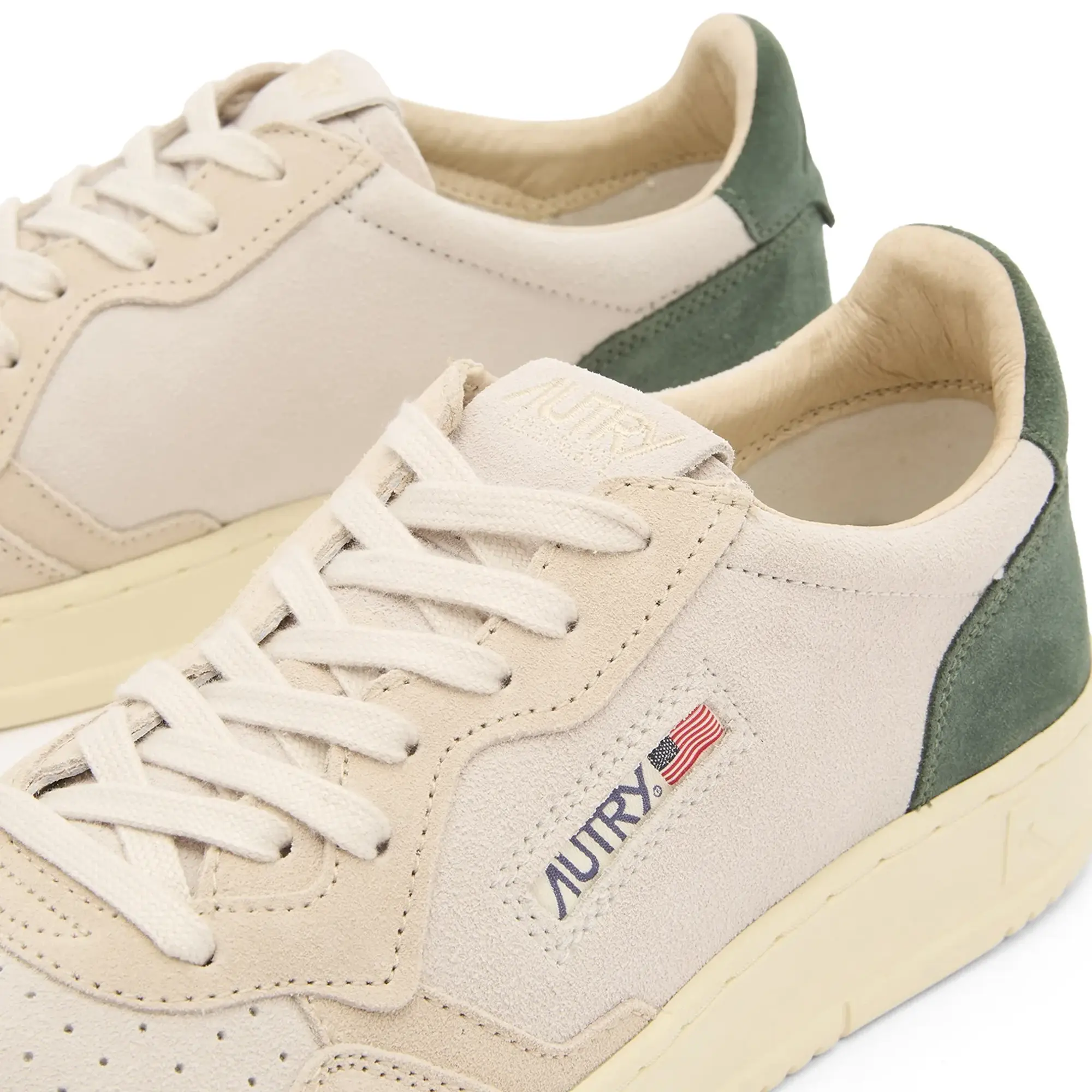 Autry Men's 01 Medalist Low Leather Suede Sneaker Sand/Green
