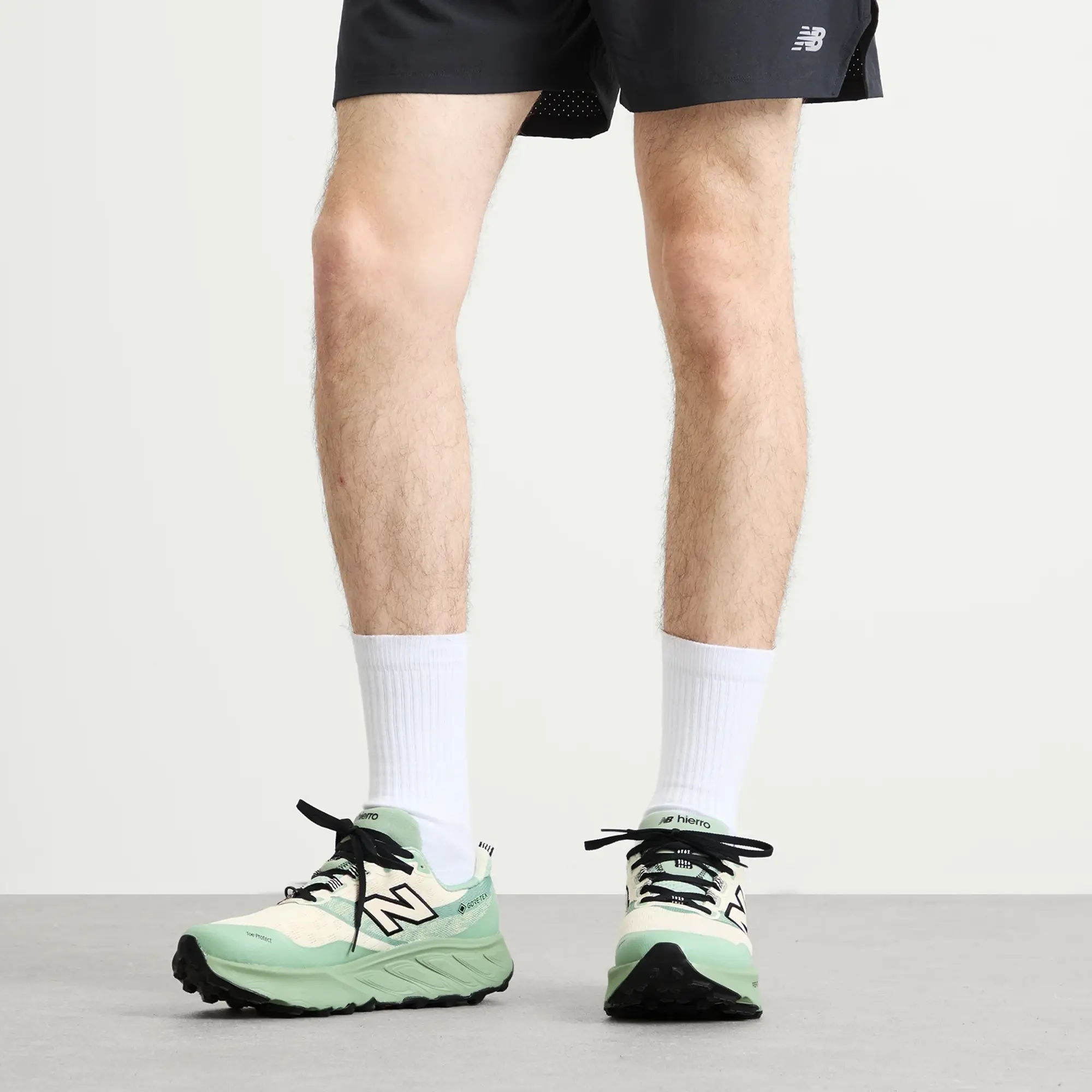 New Balance Men's Hierro v9 Gore Tex Sneaker Mosaic Green