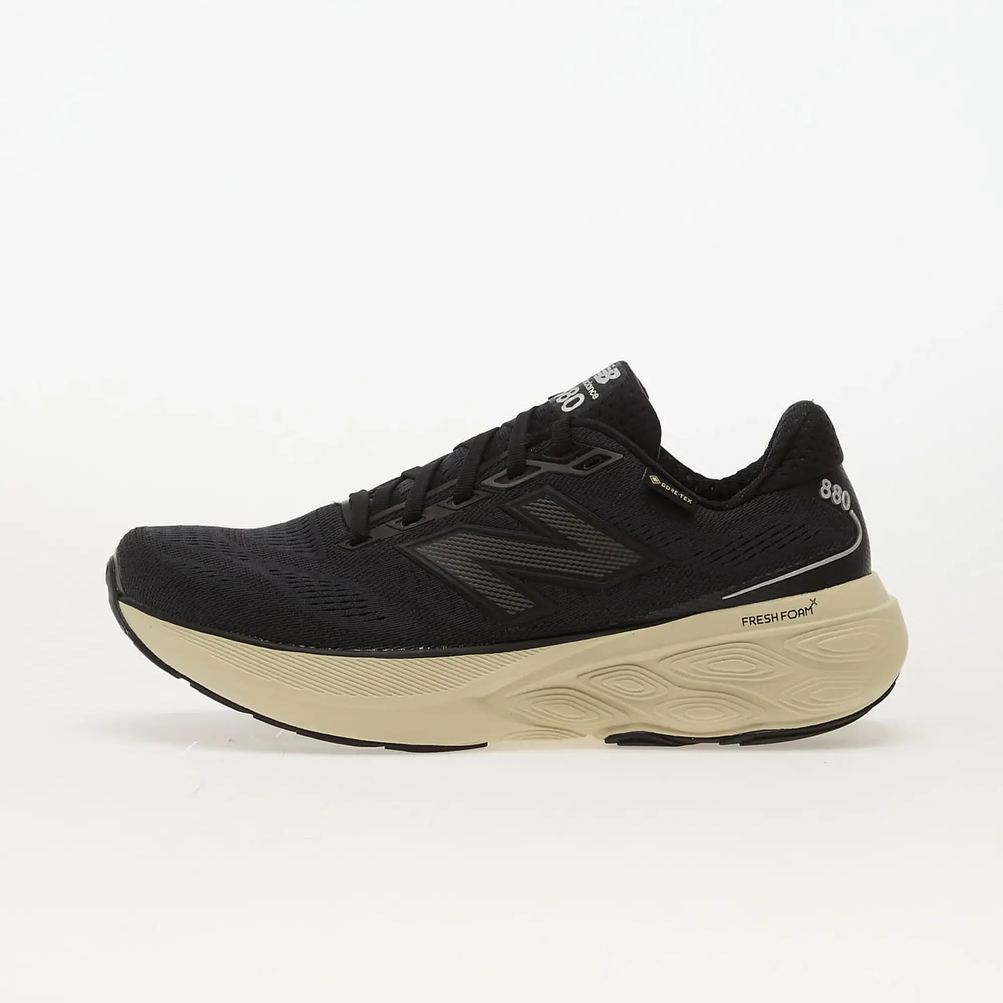 New Balance Women's Fresh Foam X 880v15 GORE-TEX® in Black/Grey Synthetic