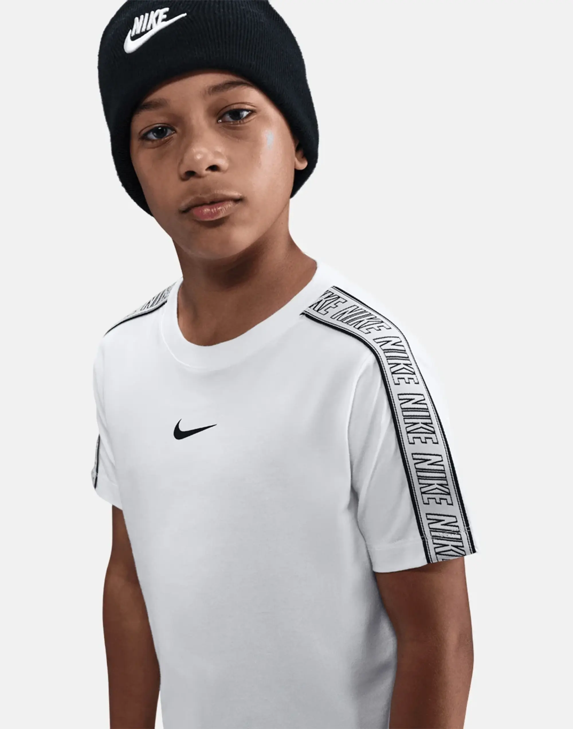 Nike Older Kids Repeat T-Shirt in White 