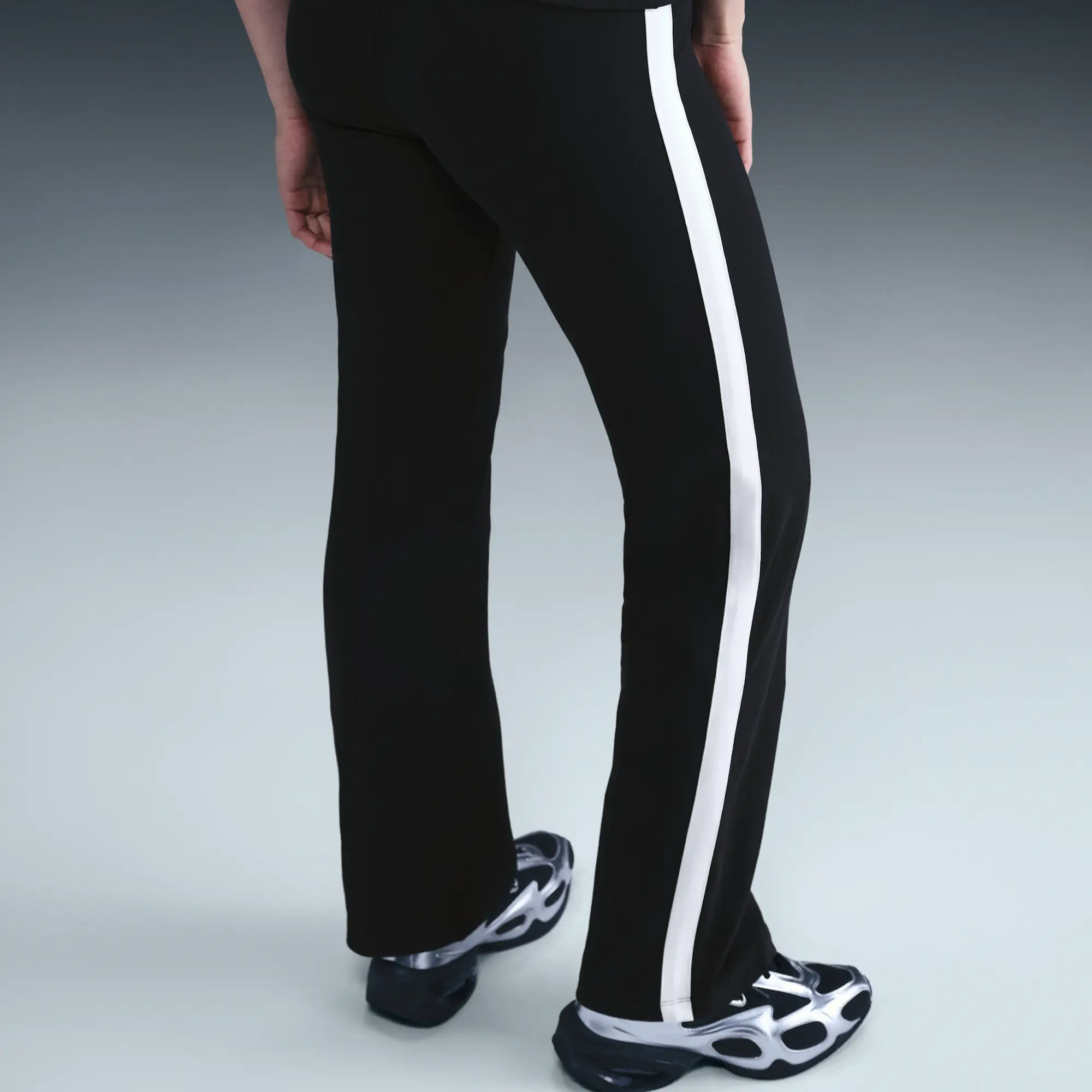 Nike Sportswear Women's High-Waisted Trousers - Black - Cotton/Polyester/Elastane