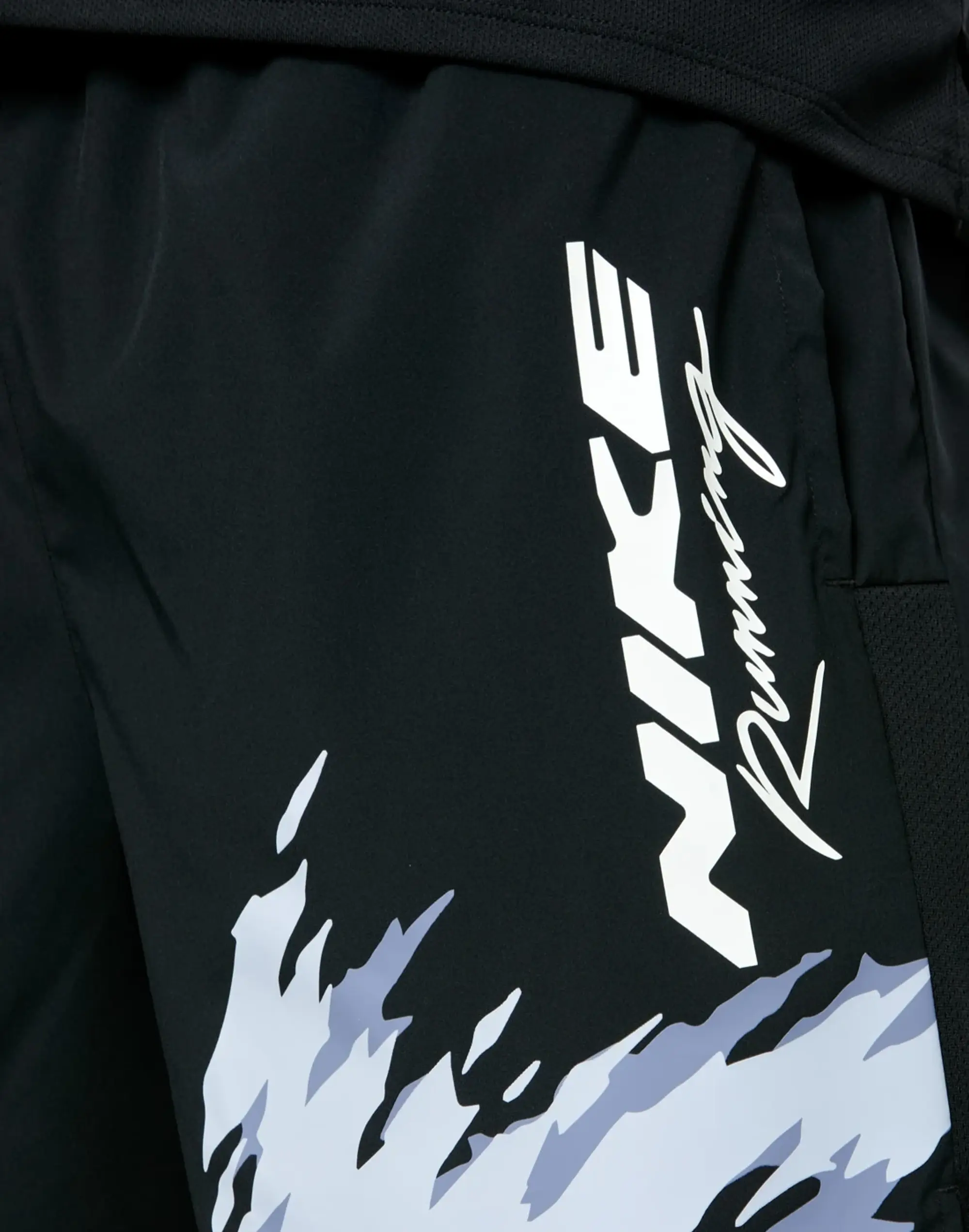 Men's Nike Energy Challenger 7in Shorts in Black 