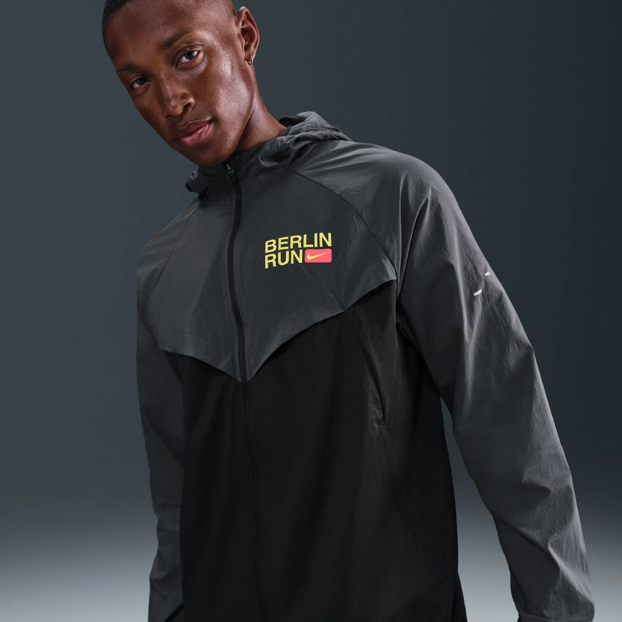 Nike Stride Men's Repel Running Jacket - Black - Nylon