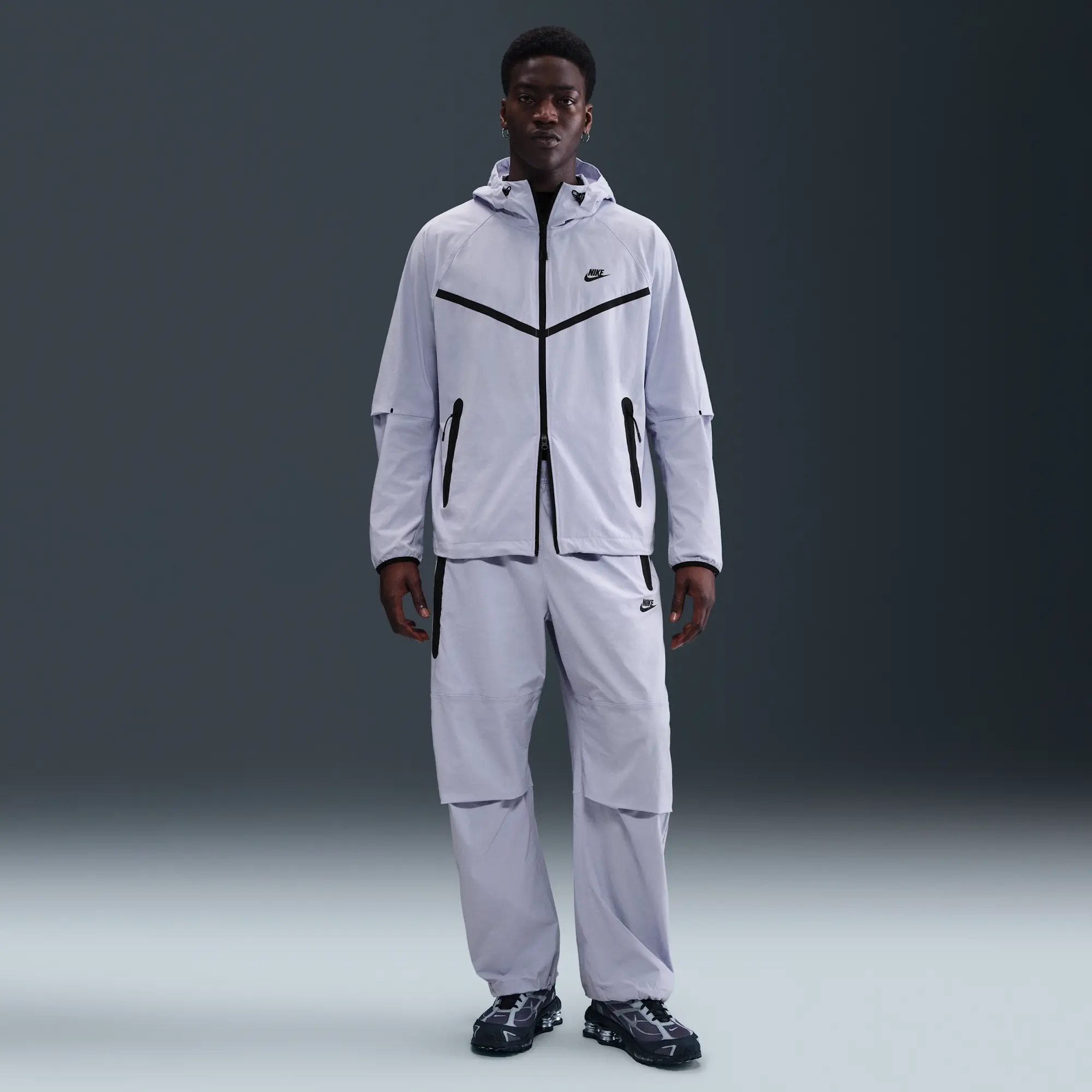 Nike Tech Men's Woven Oversized Trousers - Grey - Nylon/Elastane